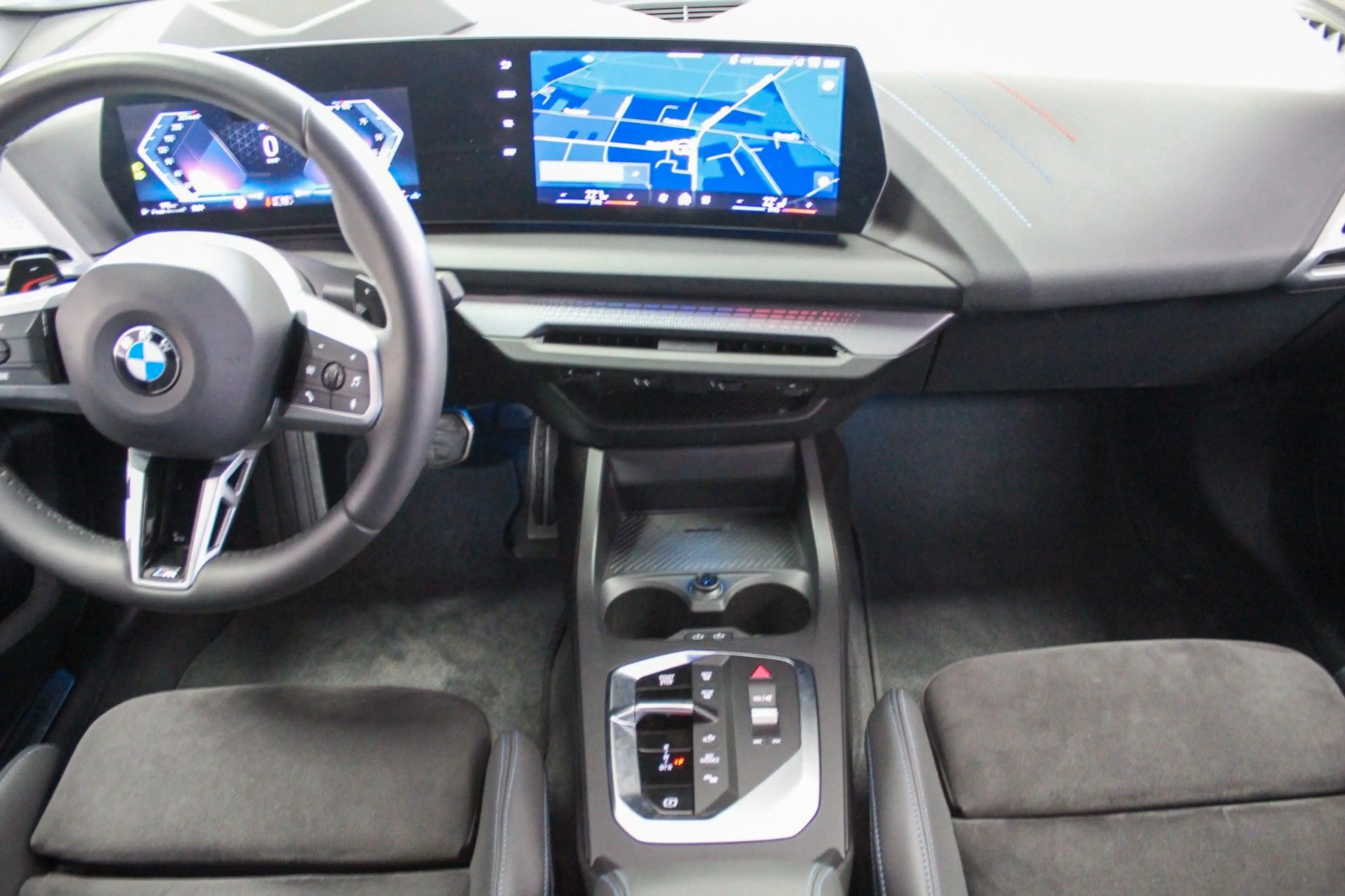 BMW 223 Gran Coupe 223 xDrive M Sport HUD — photo 4