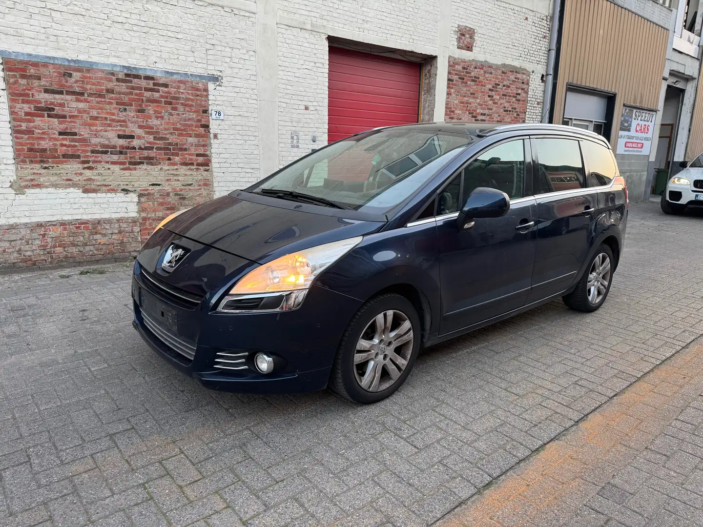 Peugeot 5008 1.6i Automaat 7plaatsen HUD Pano Export/Handel! Modrá - 1