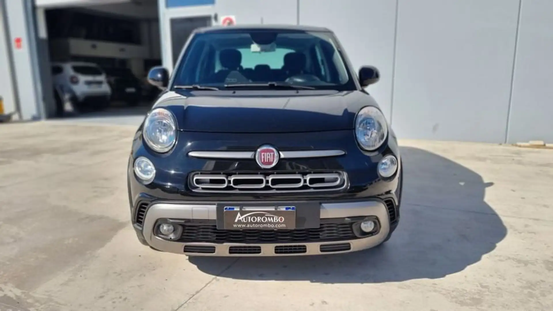 Fiat 500L 1.3 Multijet 95 CV Trekking Zwart - 2
