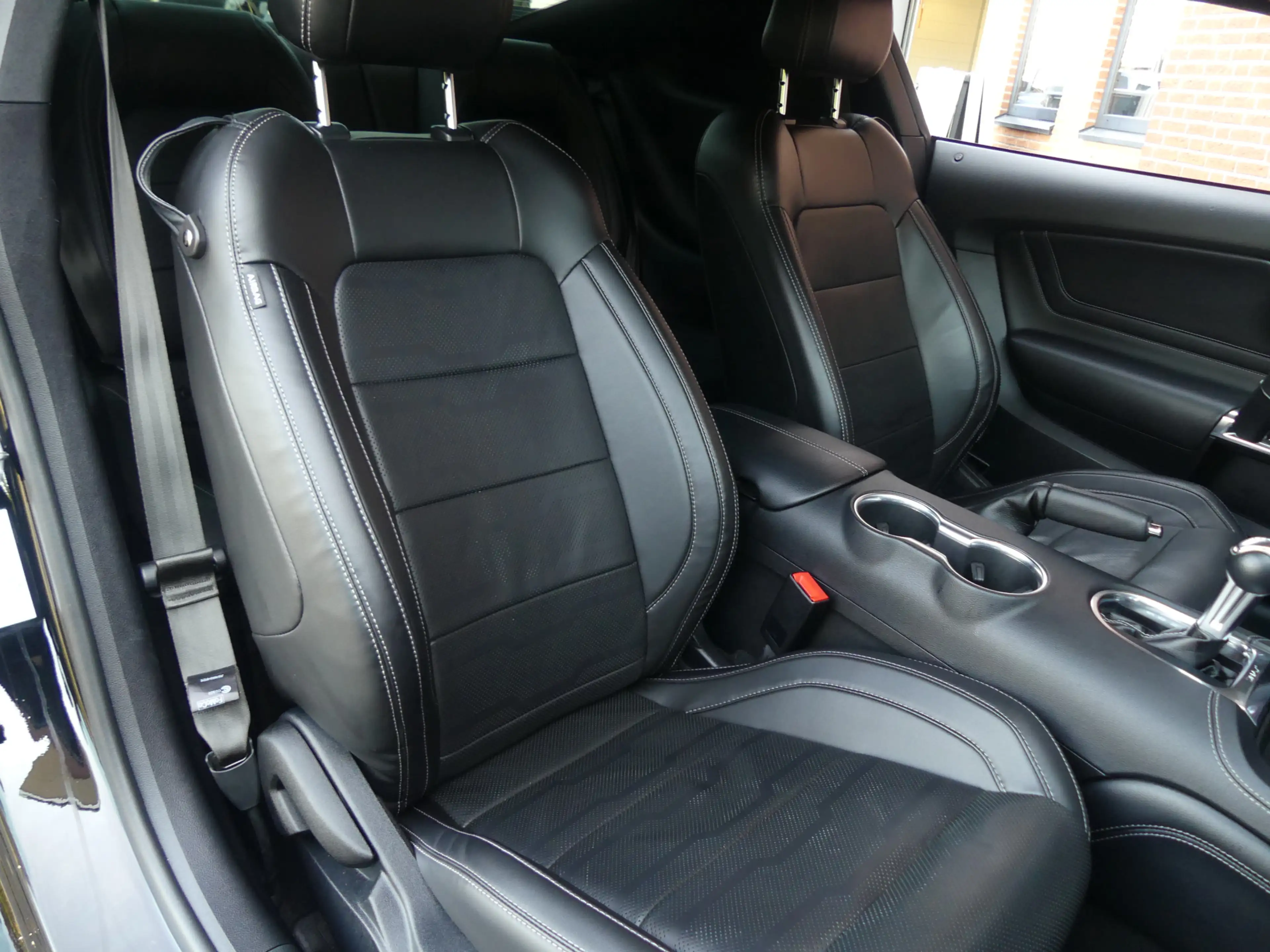 Ford Mustang Fastback 5.0 V8 GT Dark Horse — photo 9