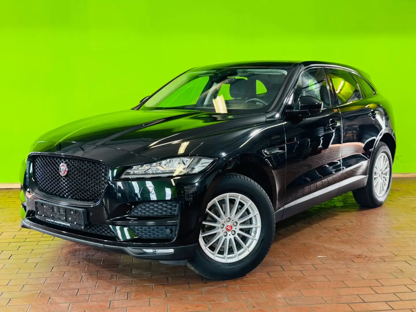 Jaguar F-Pace 20d Panorama Meridian Sound Digital Tacho Czarny - 1