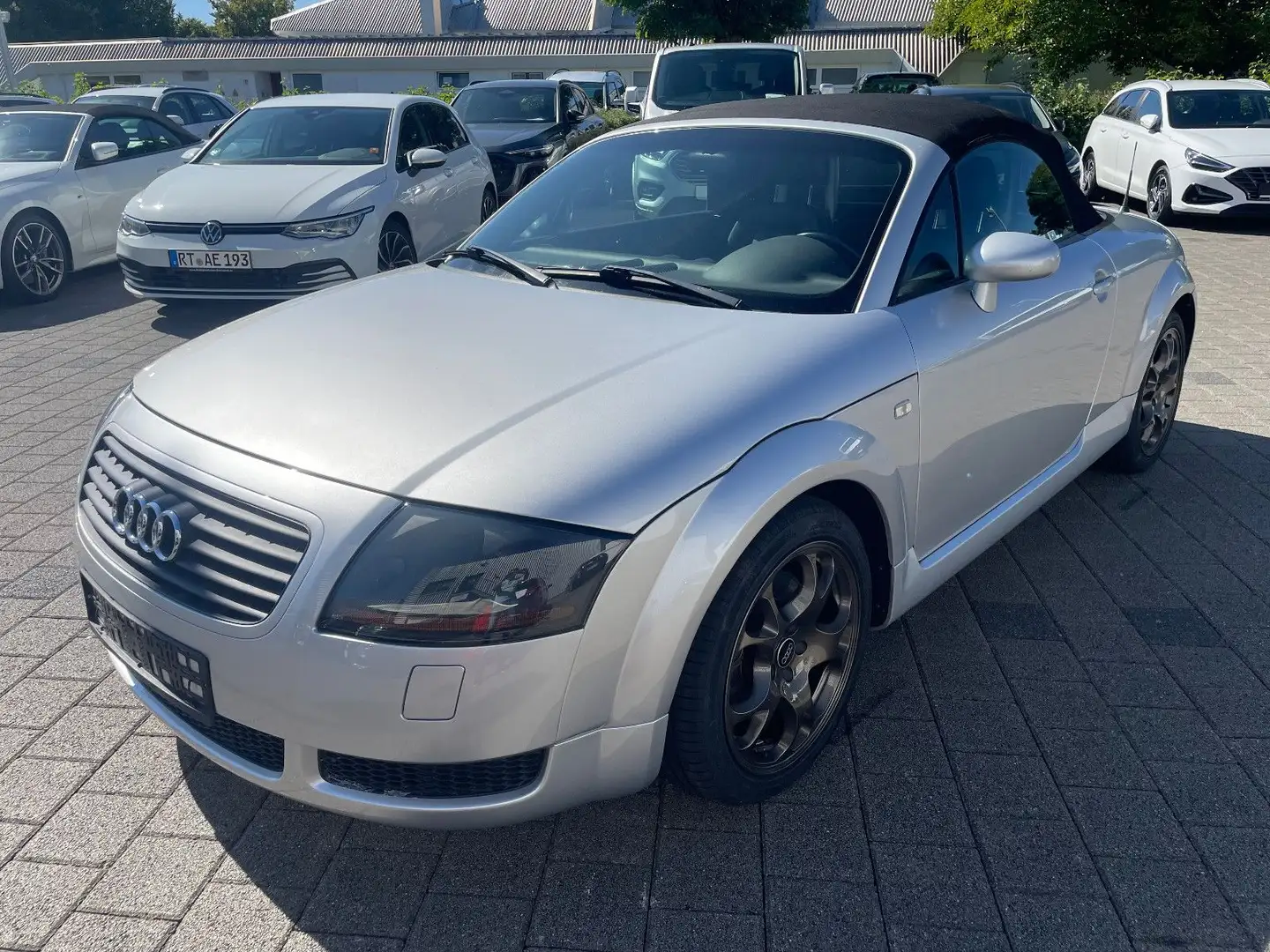 Audi TT Roadster 1.8 T*el. Verdeck*SHZ*HU Neu* Silber - 2
