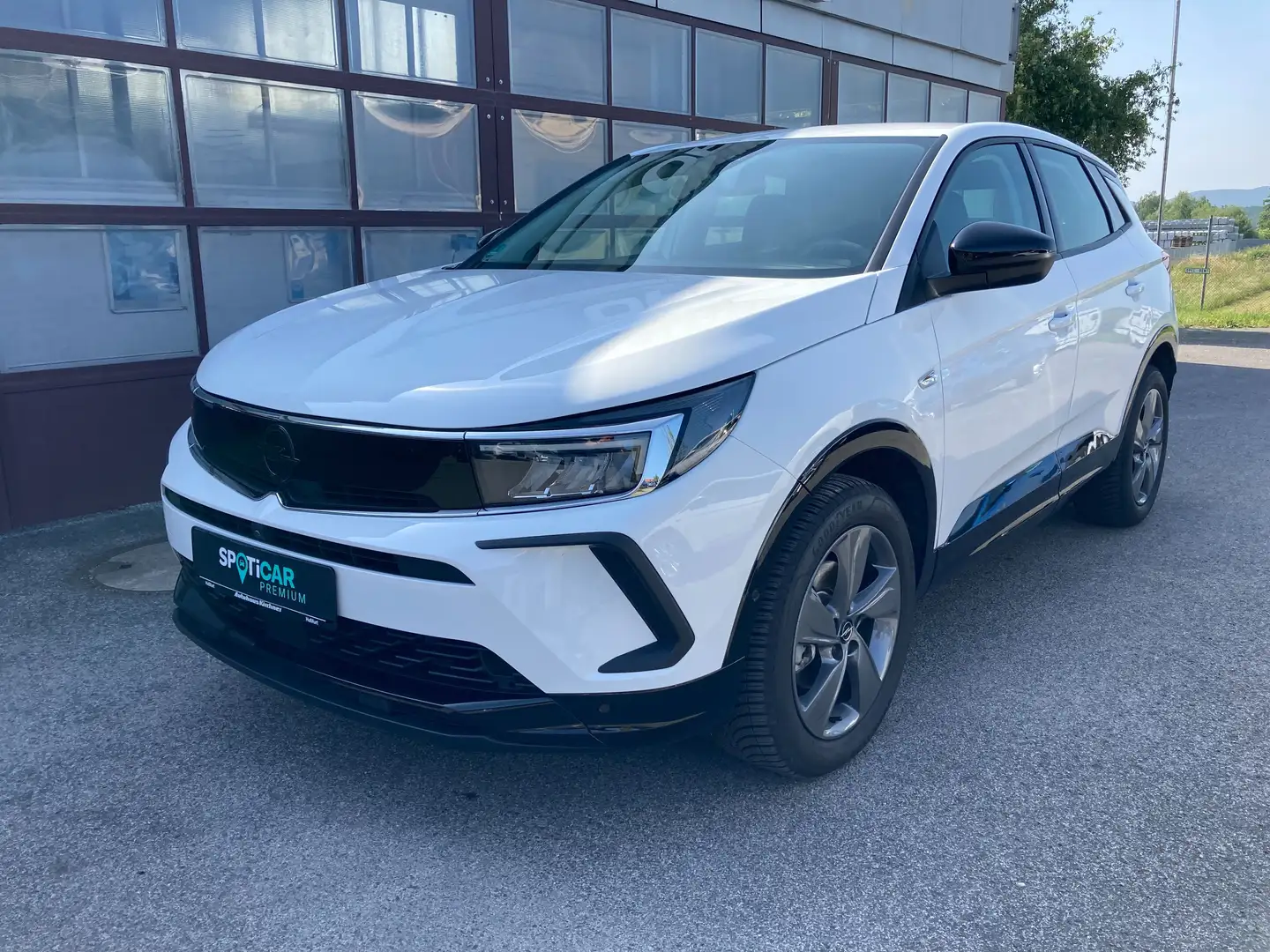 Opel Grandland GS Line 1.2Turbo AT-8 130PS*360°KAMERA*AHK*NAVI Weiß - 1