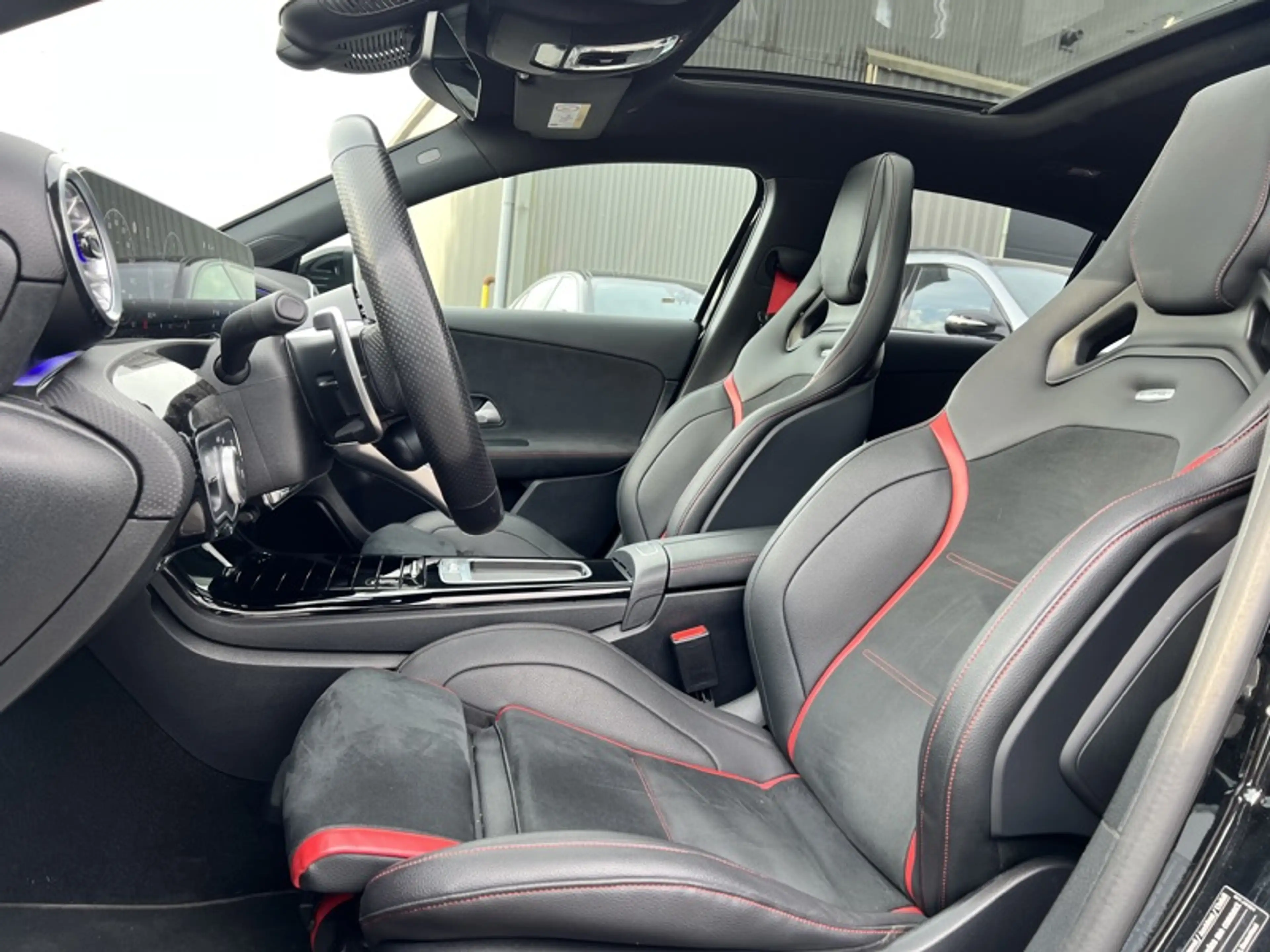 Mercedes-Benz A 35 AMG Pack Aéro Siège perf. — photo 8