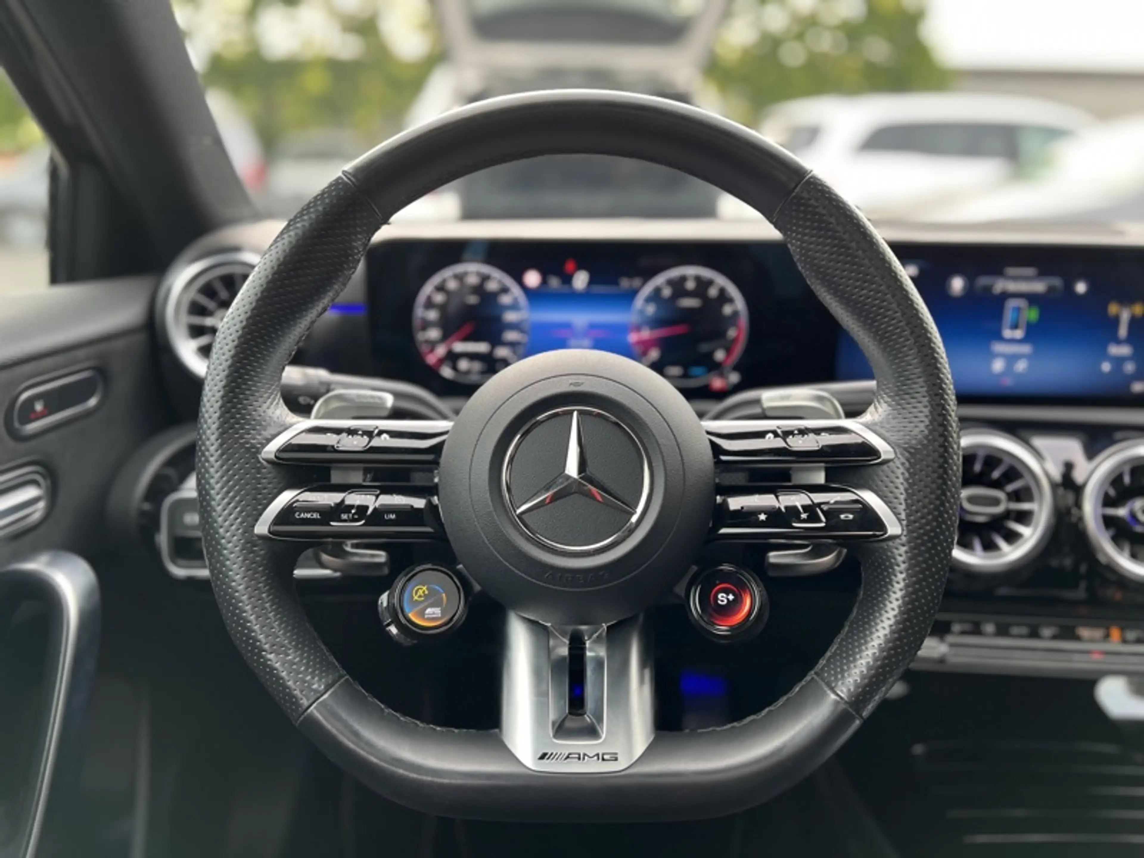 Mercedes-Benz A 35 AMG Pack Aéro Siège perf. — photo 3
