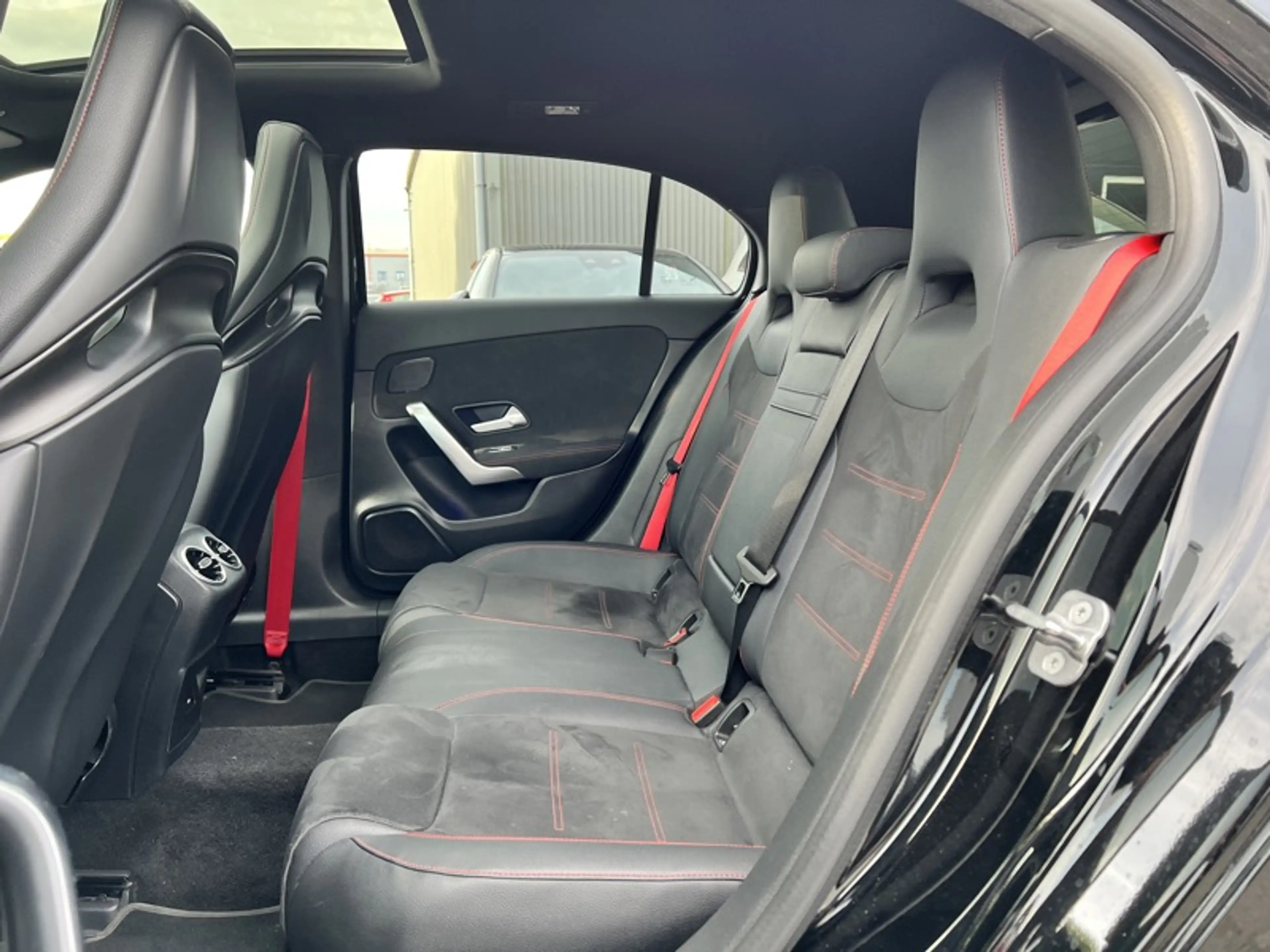 Mercedes-Benz A 35 AMG Pack Aéro Siège perf. — photo 9