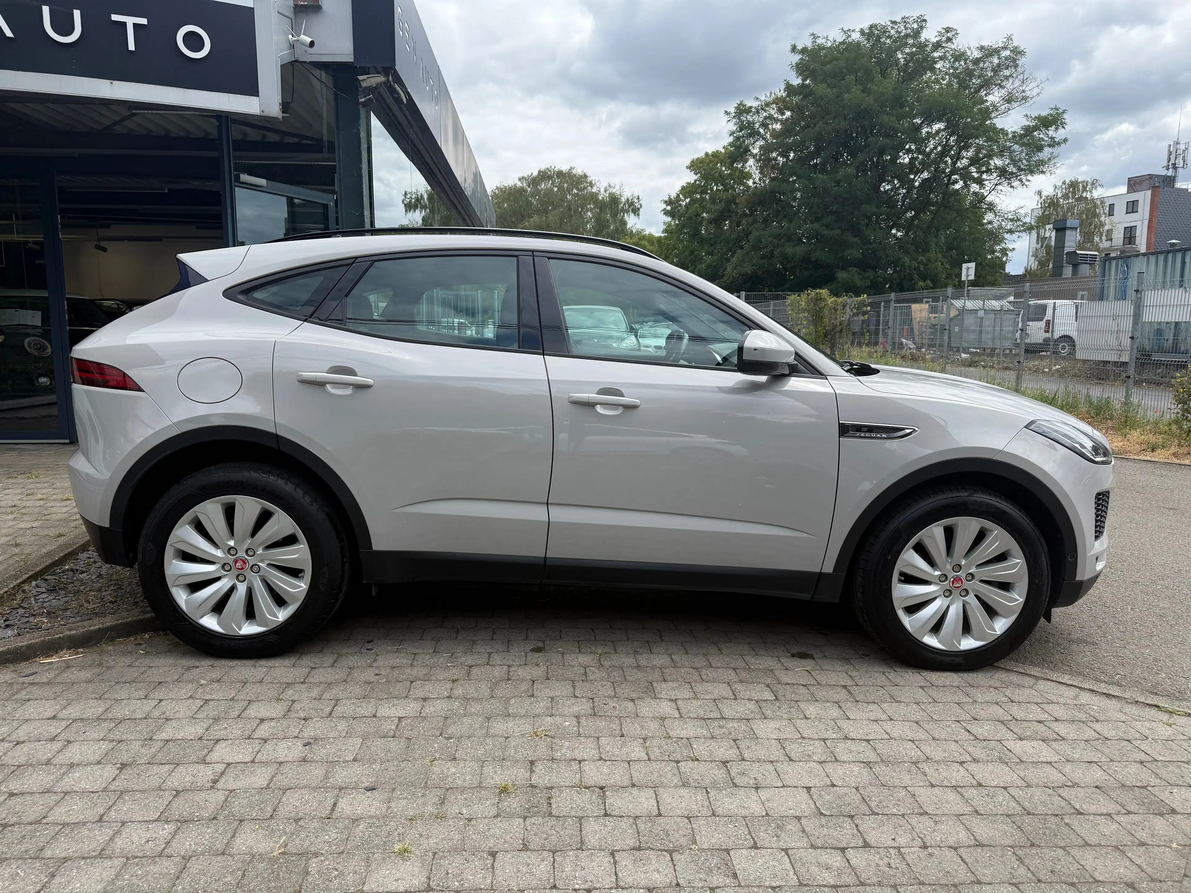 Jaguar E-Pace E-Pace 2.0 D AWD HSE — photo 4