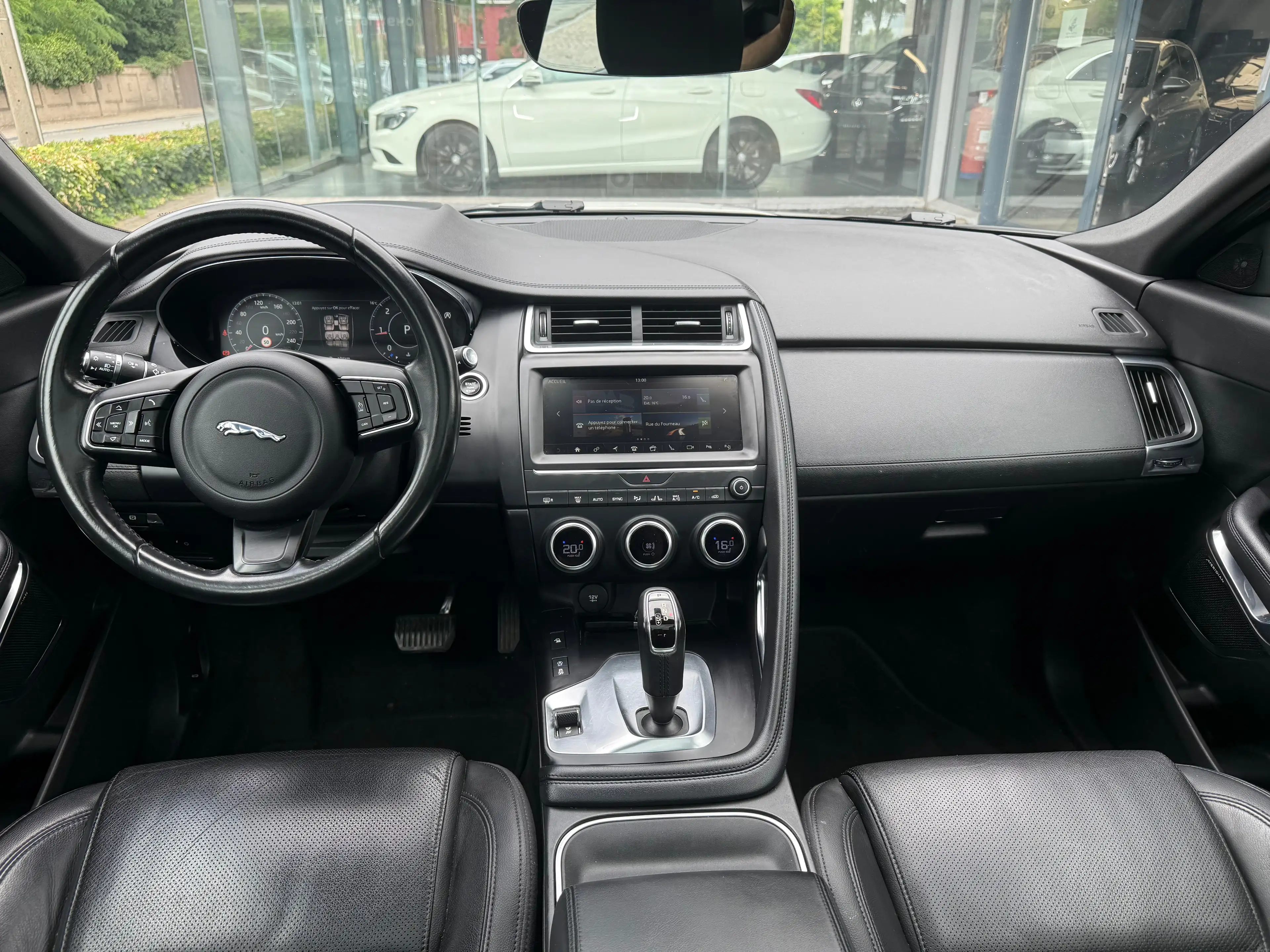 Jaguar E-Pace E-Pace 2.0 D AWD HSE — photo 14