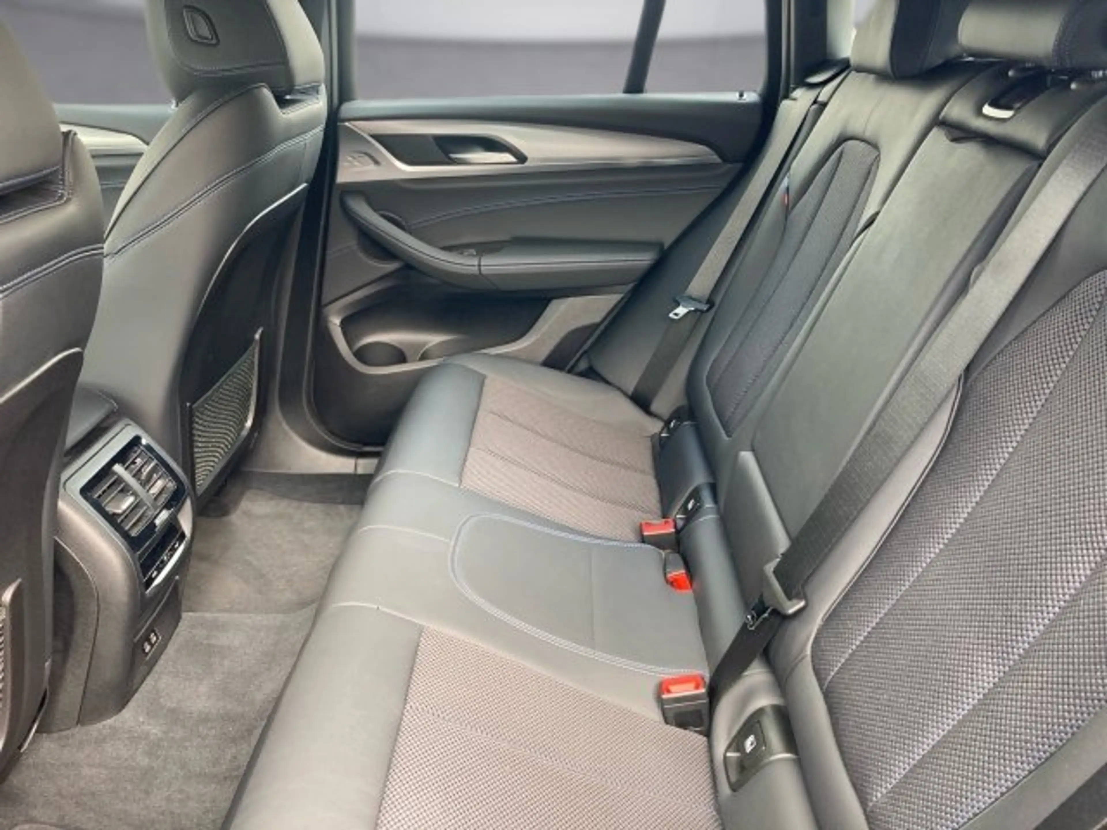 BMW X4 xDrive 20i G02 — photo 12