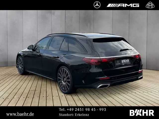 Mercedes-Benz E-Class view 3