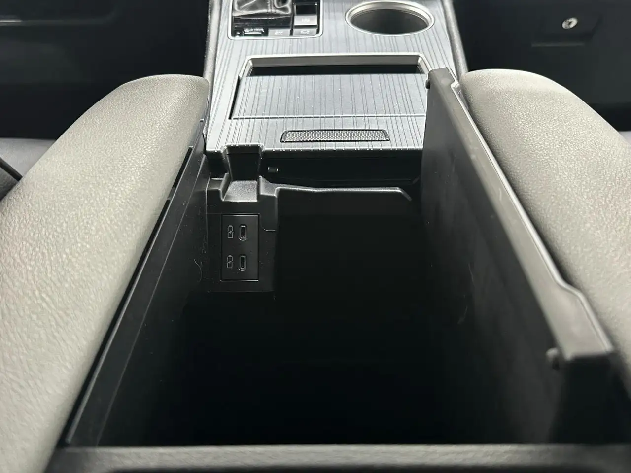 Toyota Sienna снимка Toyota Sienna
