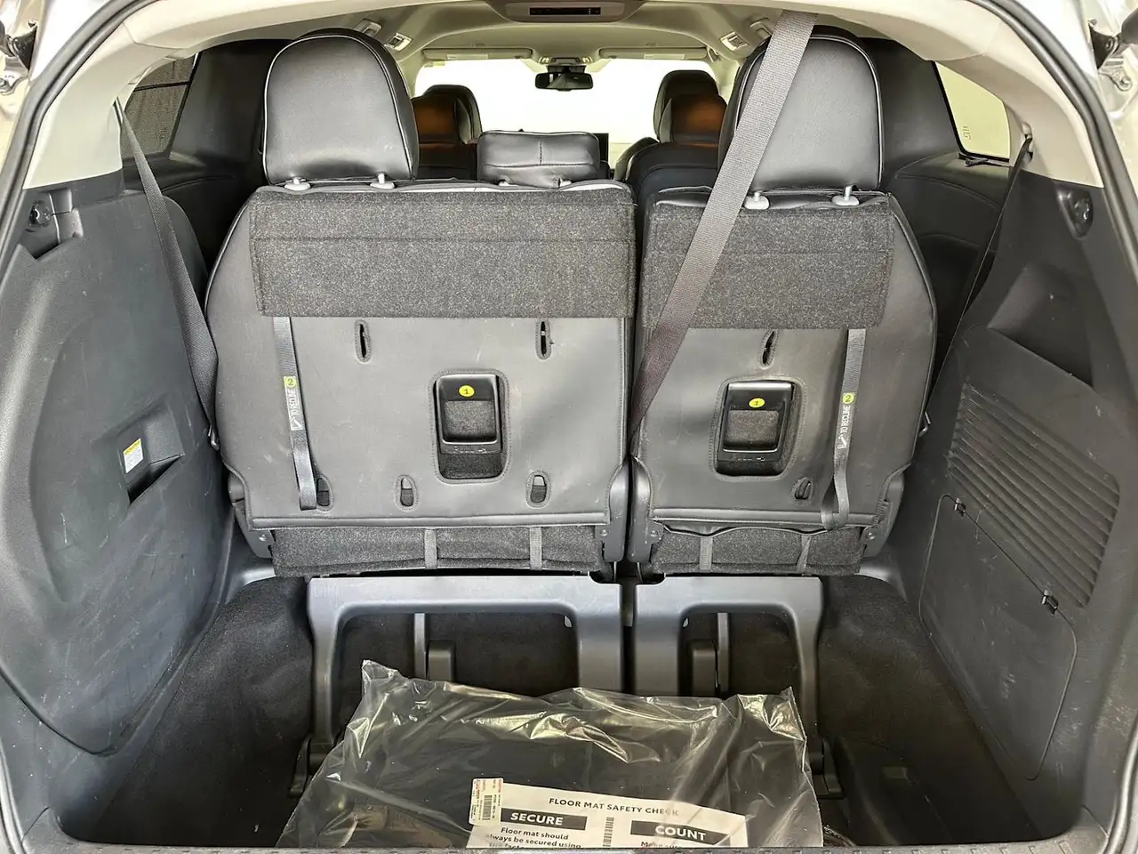 Toyota Sienna снимка Toyota Sienna