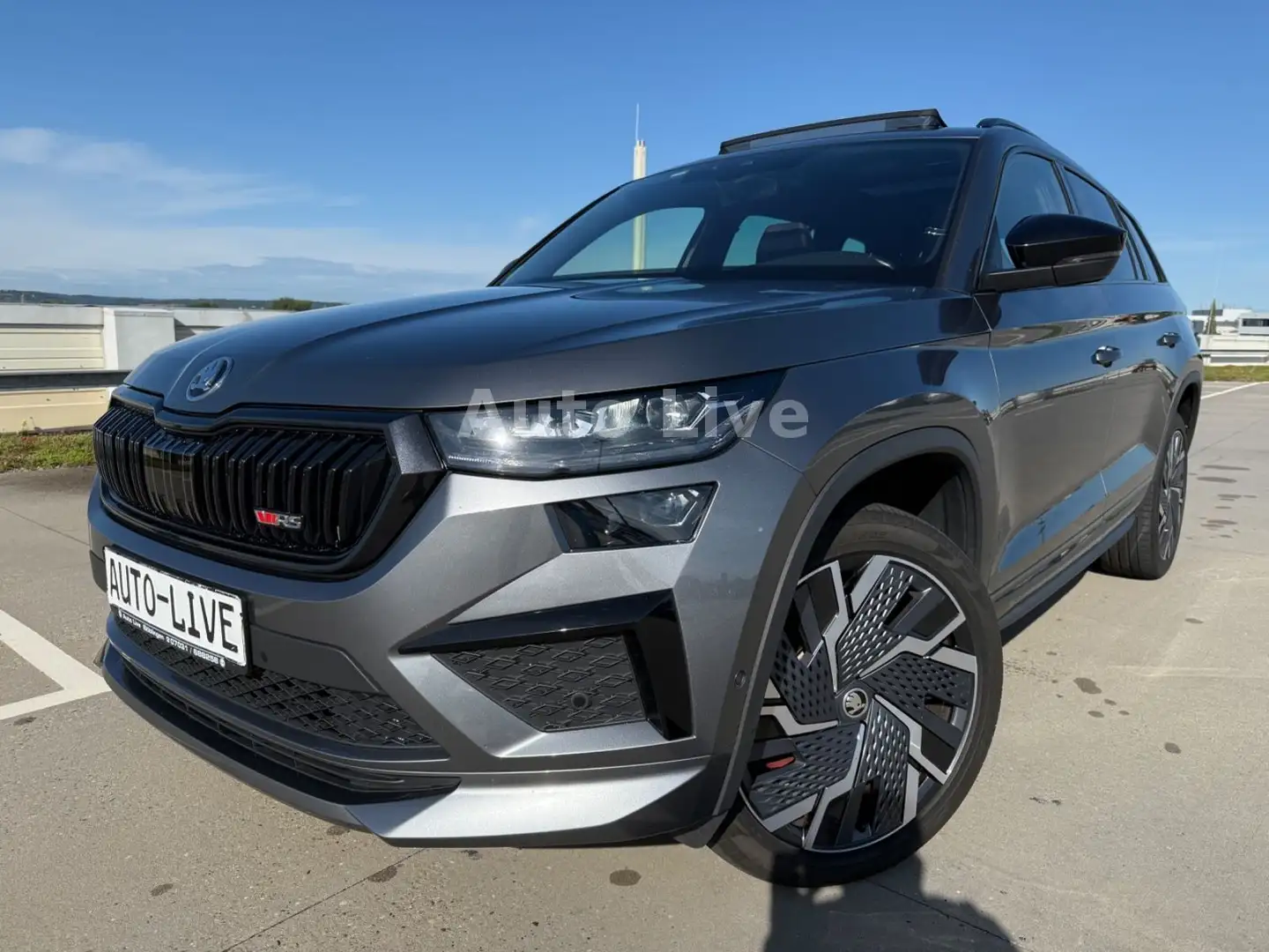 Skoda Kodiaq 2.0 TSI RS 4x4*7-SITZ*PANO*MATRIX*360*AHK Grau - 1