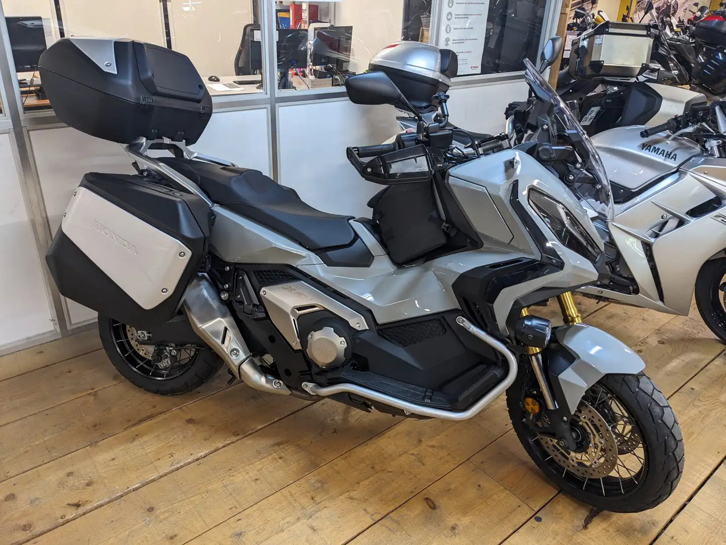 Honda X-ADV Gris - 2