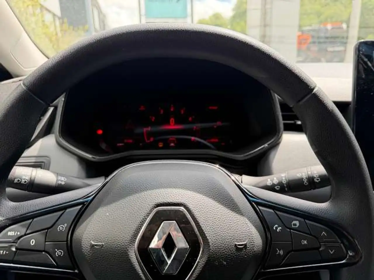 Renault Clio Citadine 3 portes — photo 9