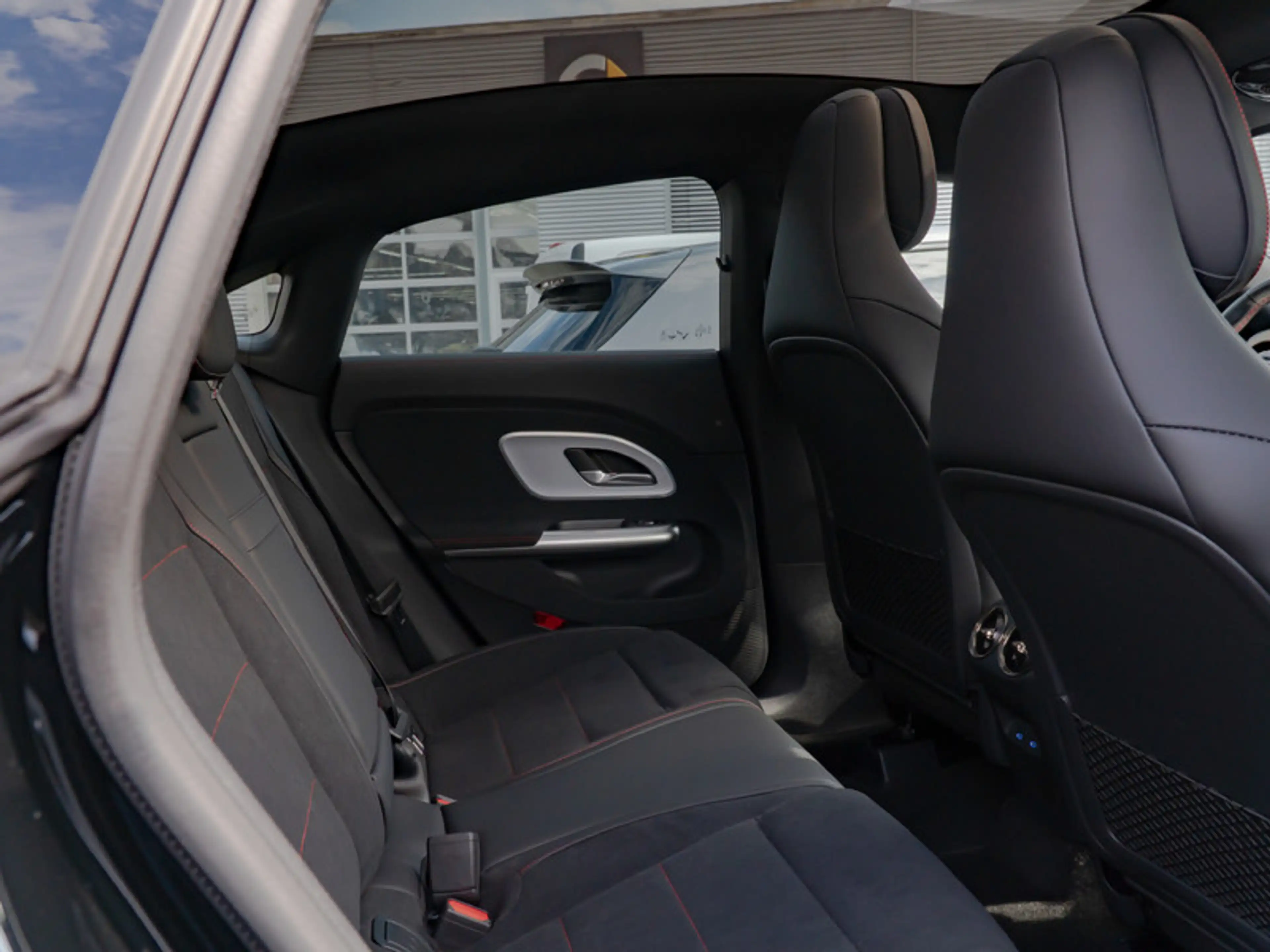 Mercedes-Benz CLA 200 AMG-Sport/Super/Pano/MLB/Night/Keyl/19" — photo 10