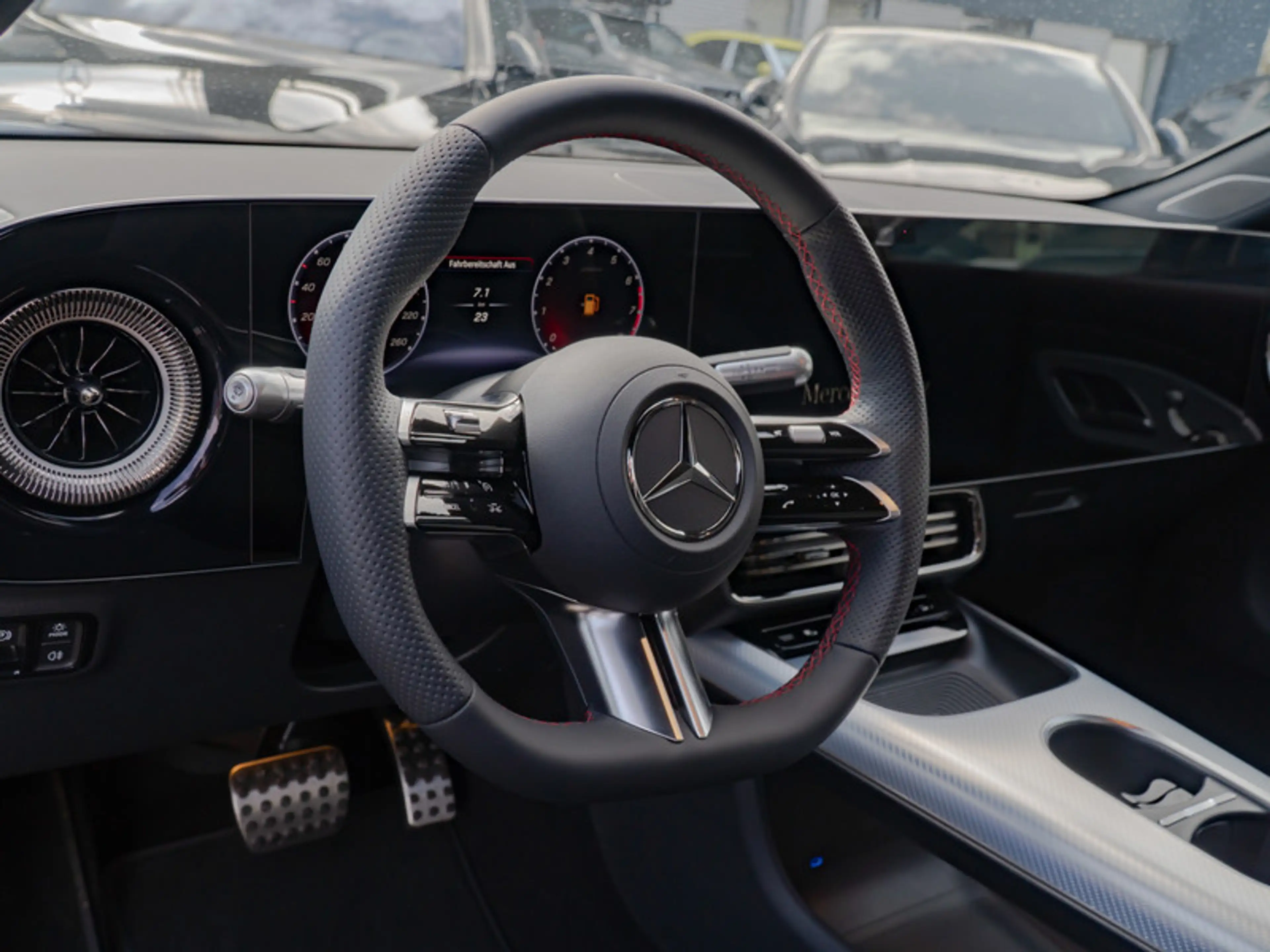 Mercedes-Benz CLA 200 AMG-Sport/Super/Pano/MLB/Night/Keyl/19" — photo 12