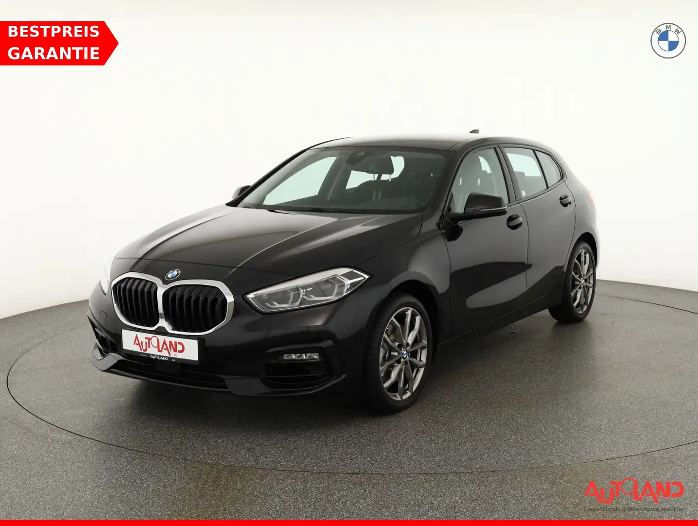 BMW 120 120i Sport Line LED Navi ACC Spurhalte Teilleder Zwart - 1