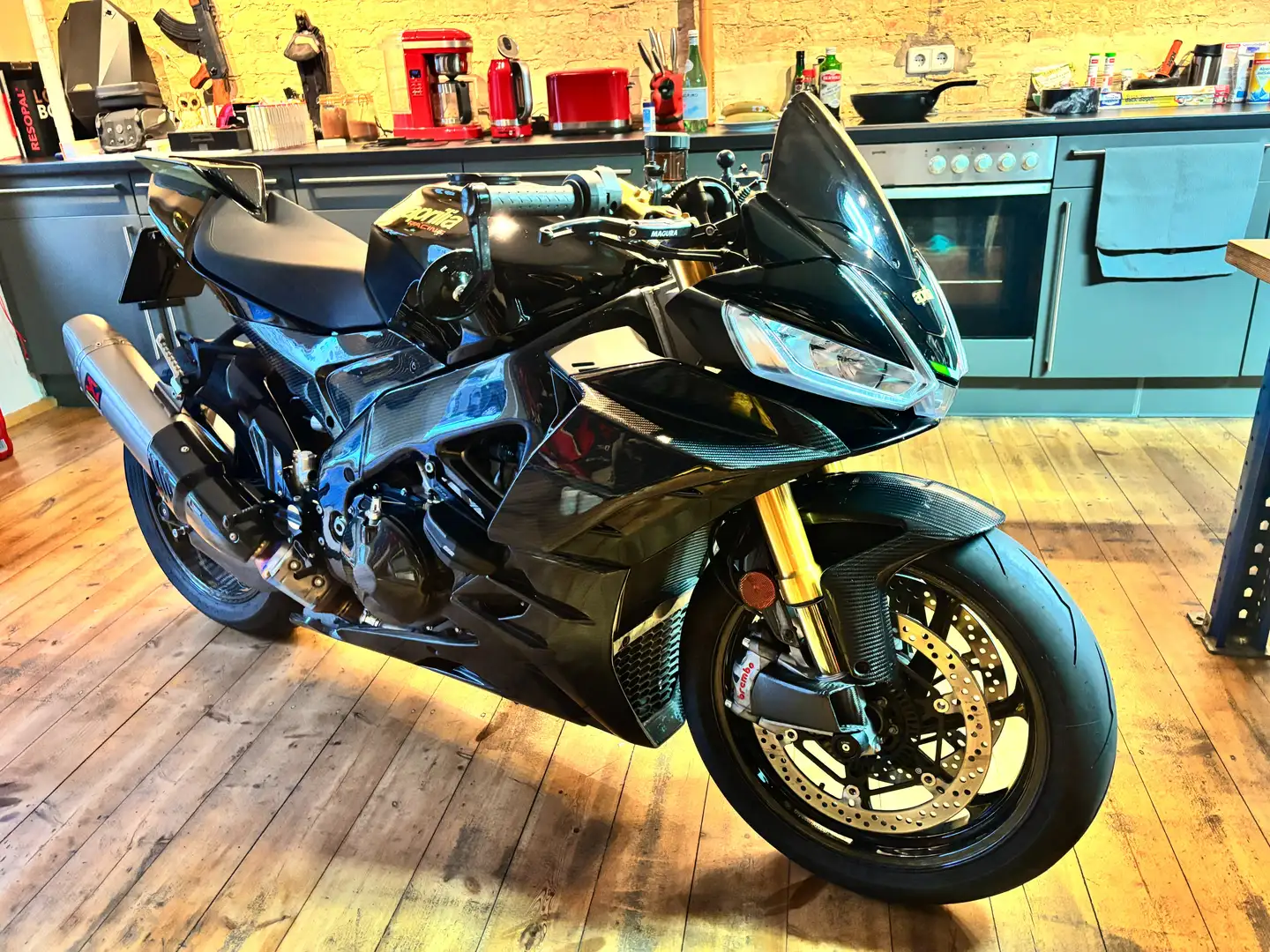 Aprilia Tuono 1100 Factory Negro - 1