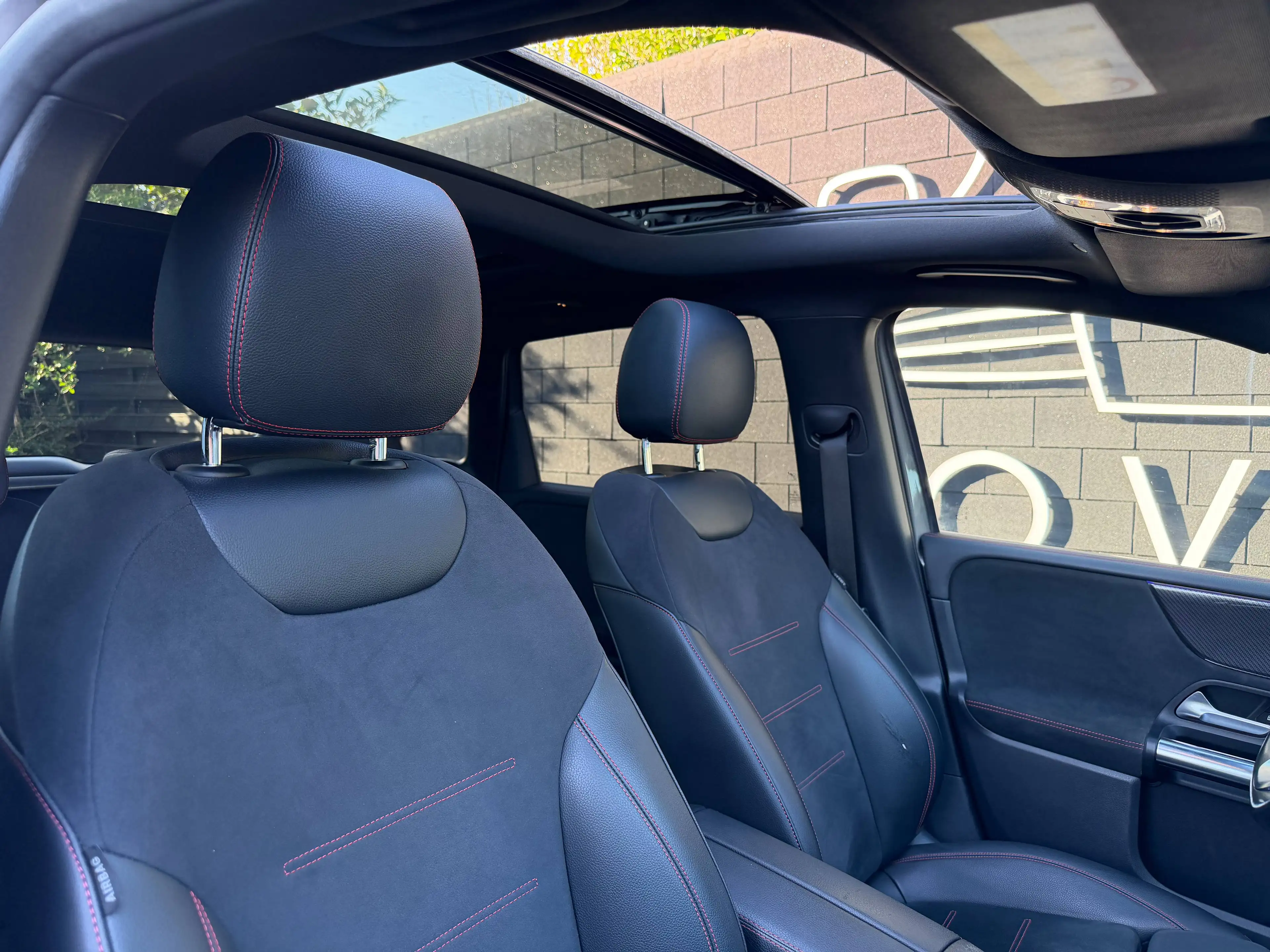 Mercedes-Benz B 200 d  PACK AMG+TOIT OUVRANT+AMBI LIGHT+CAMERA+LED — photo 8