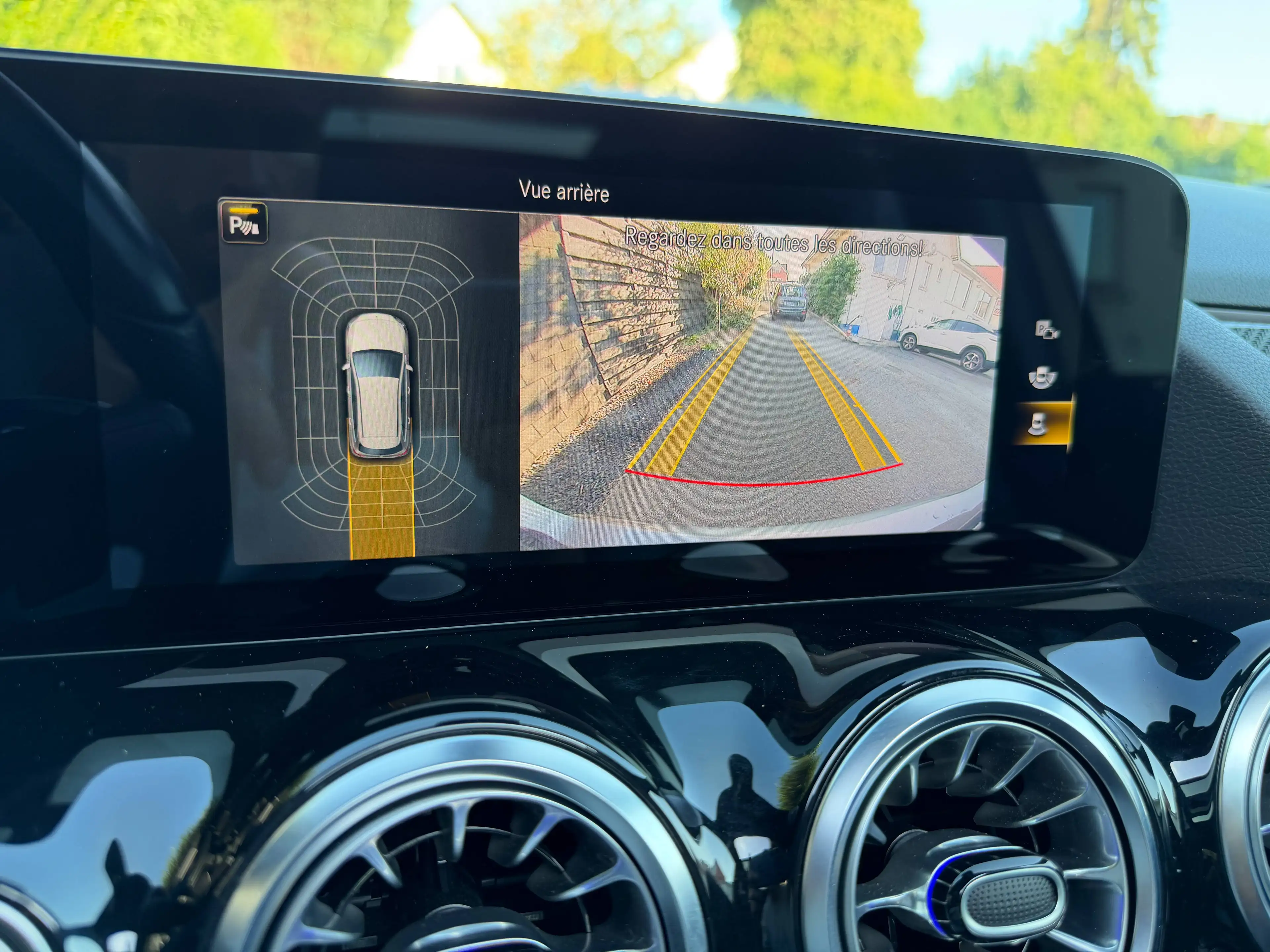 Mercedes-Benz B 200 d  PACK AMG+TOIT OUVRANT+AMBI LIGHT+CAMERA+LED — photo 14