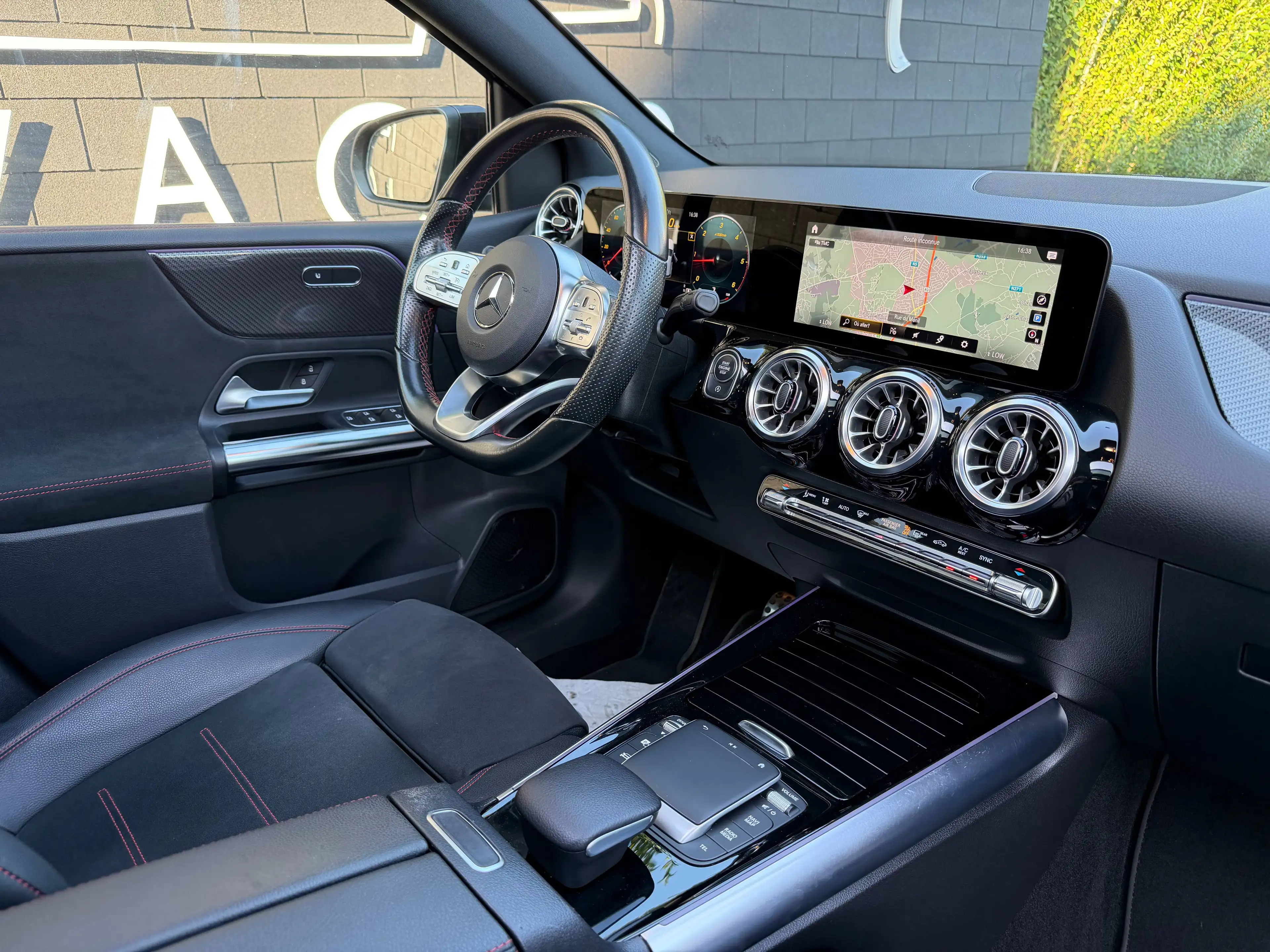 Mercedes-Benz B 200 d  PACK AMG+TOIT OUVRANT+AMBI LIGHT+CAMERA+LED — photo 9