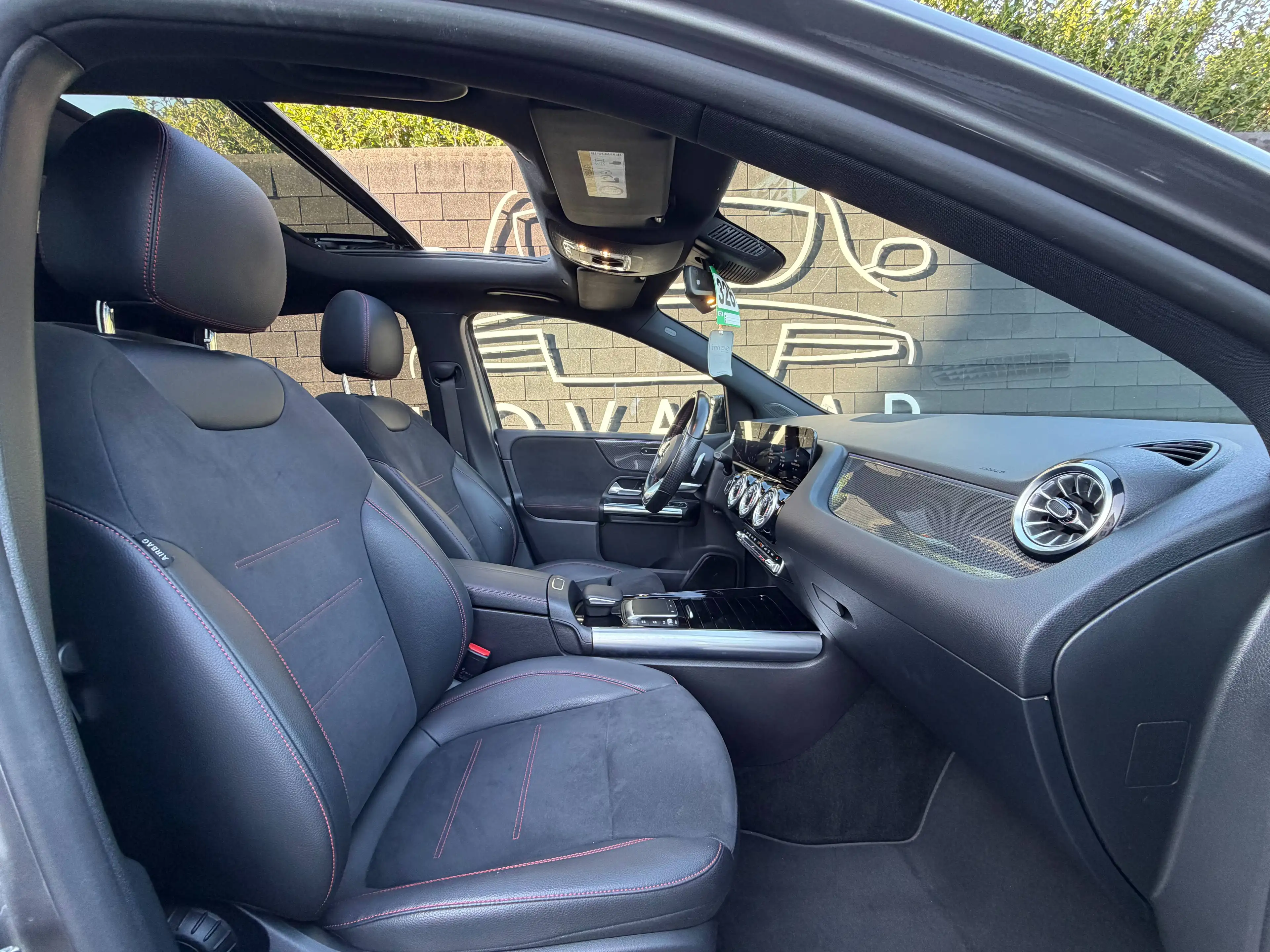 Mercedes-Benz B 200 d  PACK AMG+TOIT OUVRANT+AMBI LIGHT+CAMERA+LED — photo 7