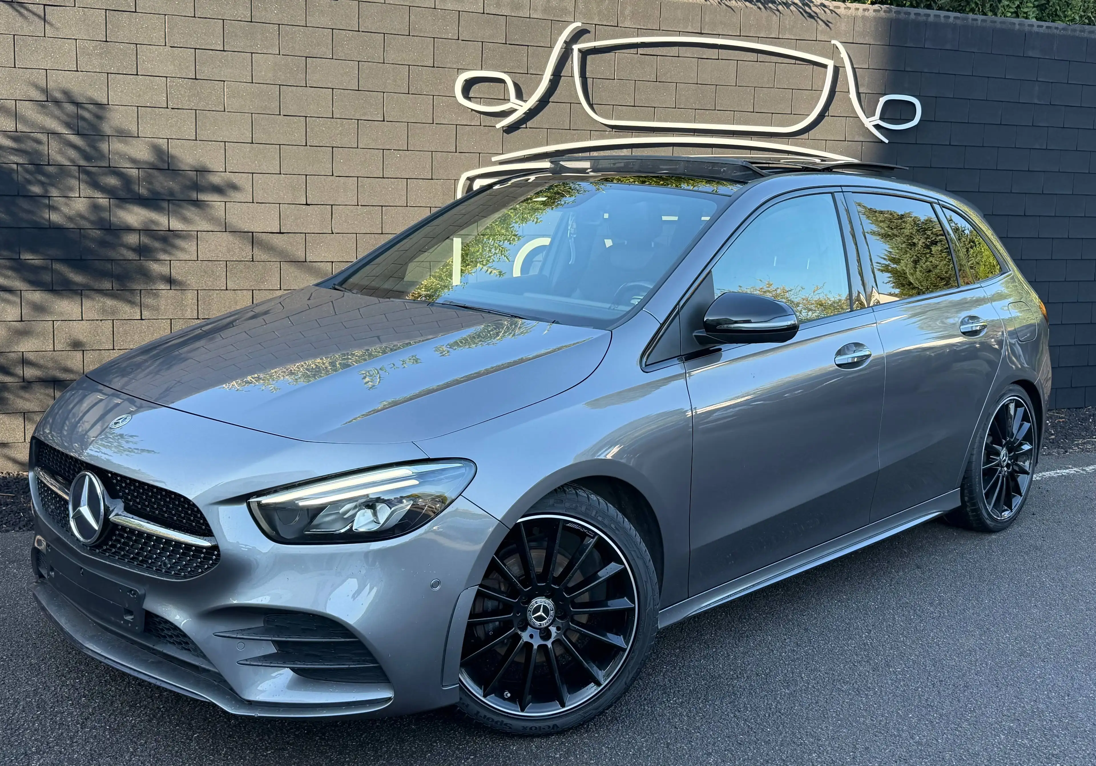 Mercedes-Benz B 200 d PACK AMG+TOIT OUVRANT+AMBI LIGHT+CAMERA+LED