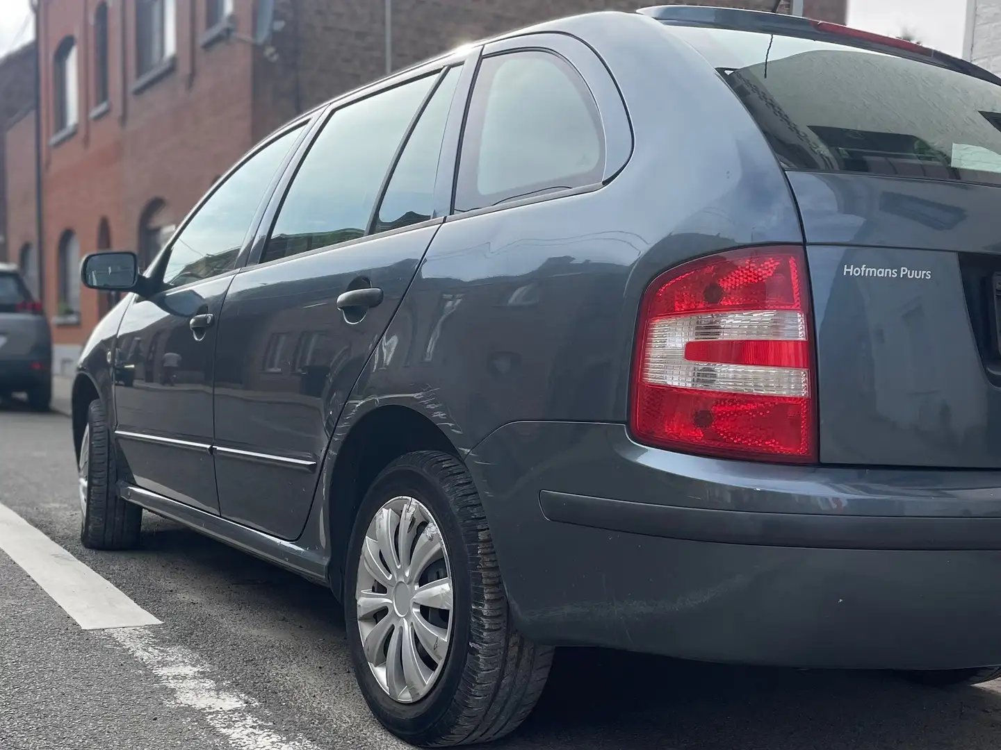 Skoda Fabia 1.2i Classic Gris - 2