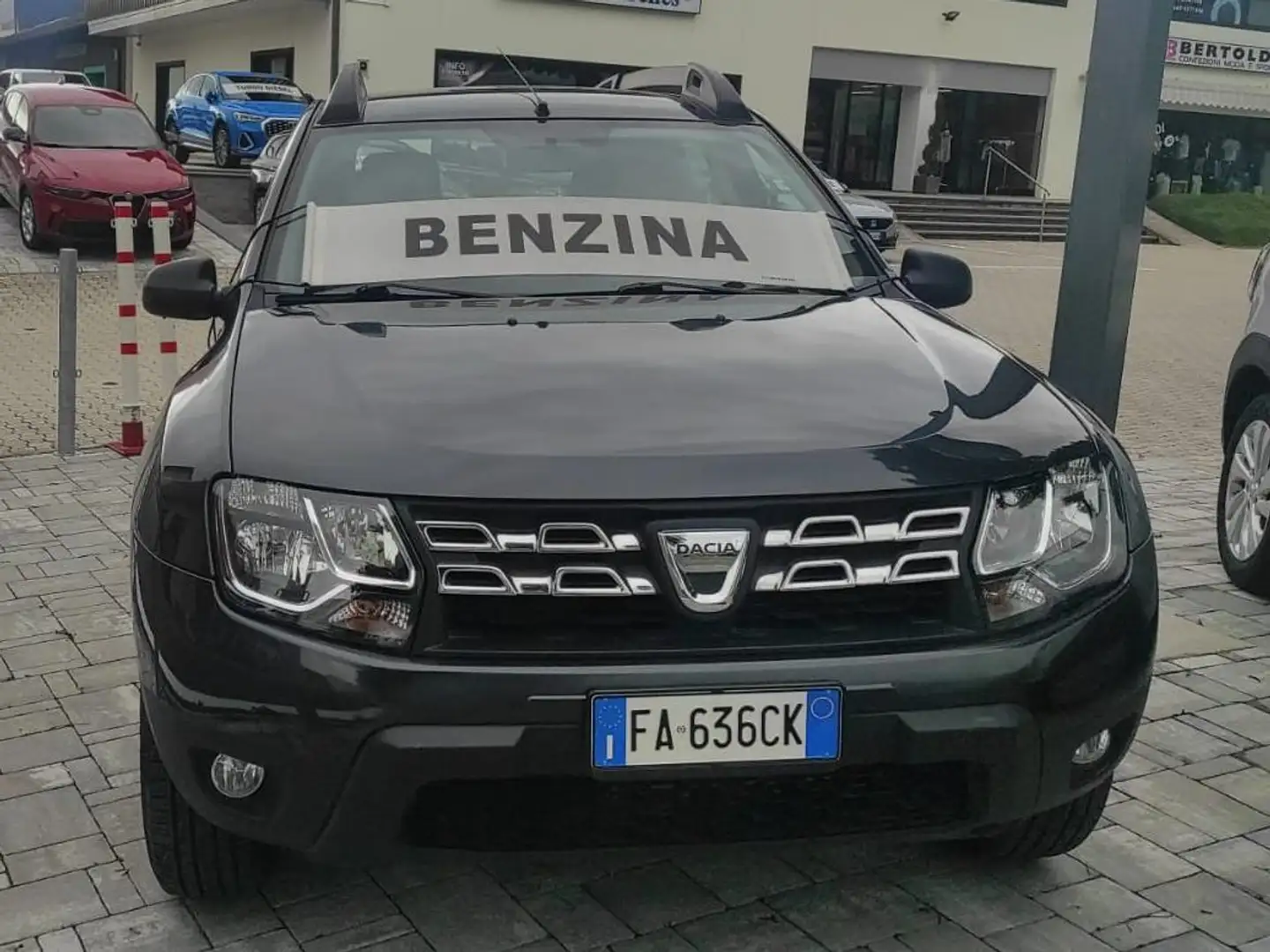 Dacia Duster 1.6 BENZINA Laureate 4x4 4WD 105cv *POCHI KM!!* Grigio - 1