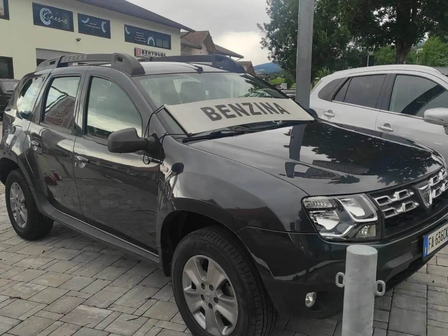 Dacia Duster 1.6 BENZINA Laureate 4x4 4WD 105cv *POCHI KM!!* Grigio - 2