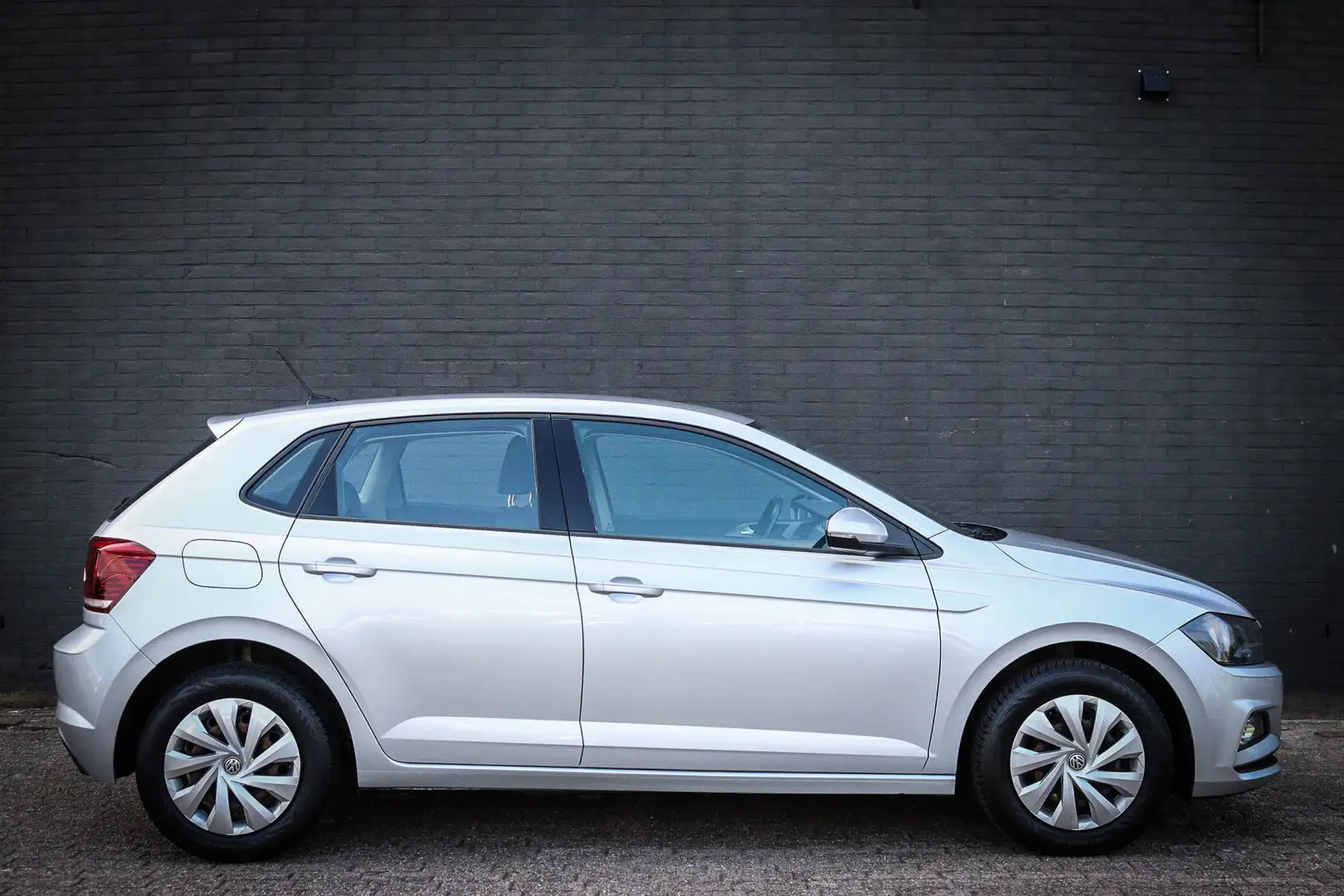 Volkswagen Polo 1.0 TSI Comfortline /CarplayNavi/Airco Grijs - 2