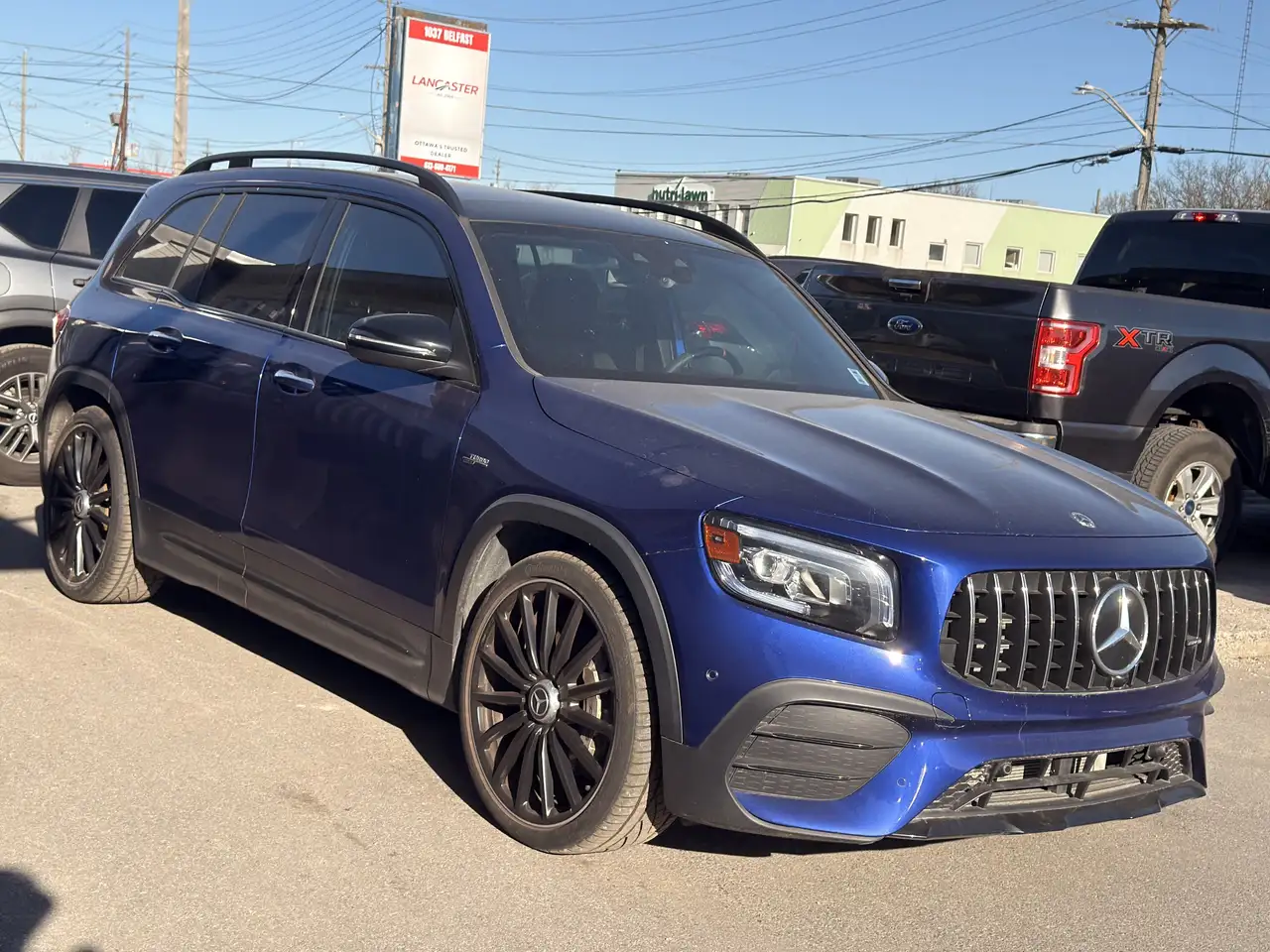 Mercedes-Benz GLB снимка Mercedes-Benz GLB