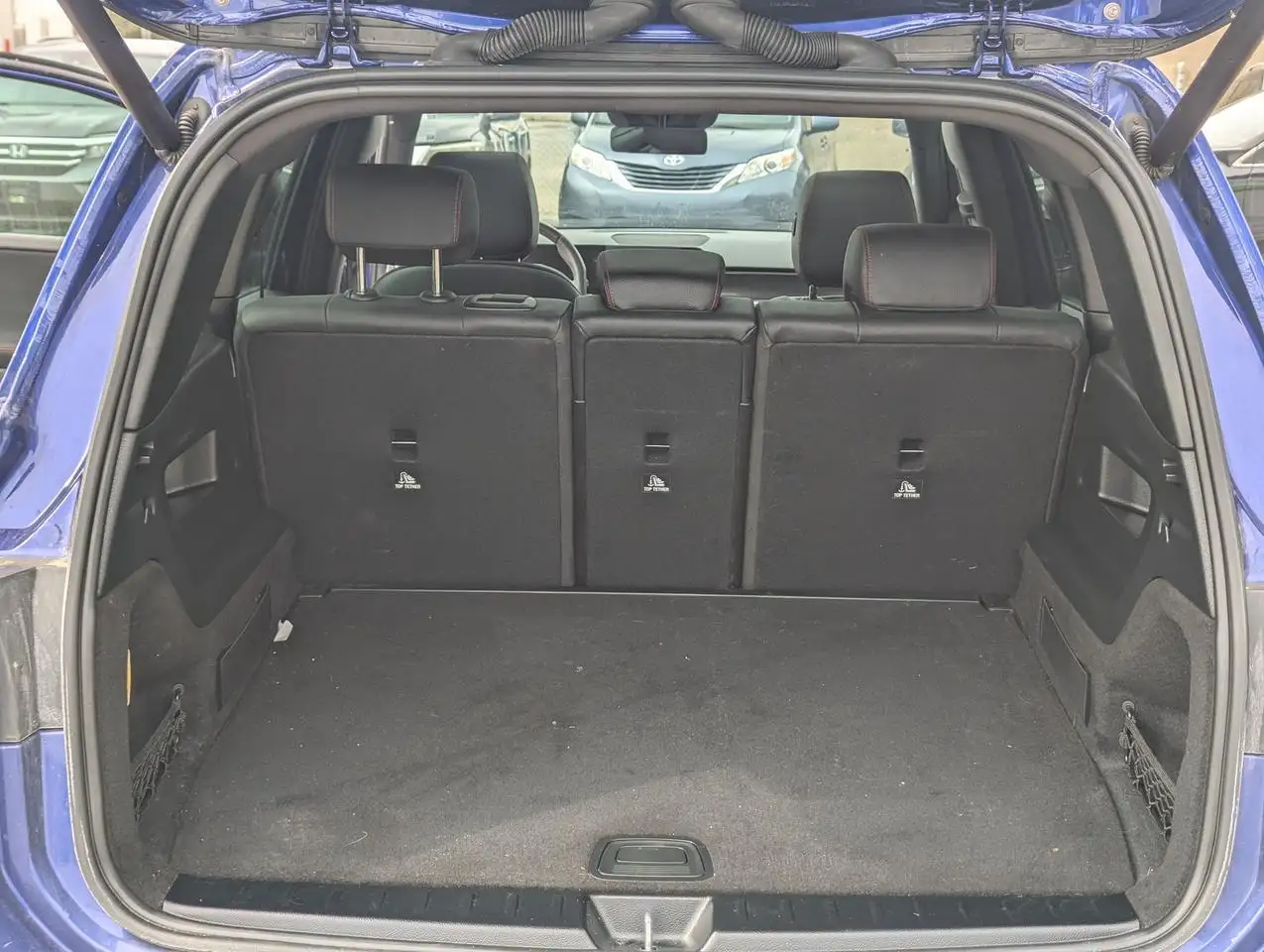 Mercedes-Benz GLB снимка Mercedes-Benz GLB