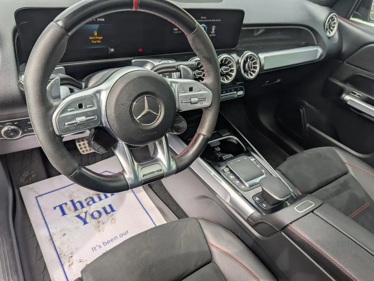 Mercedes-Benz GLB снимка Mercedes-Benz GLB