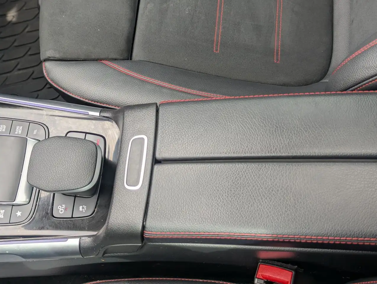 Mercedes-Benz GLB fotografie Mercedes-Benz GLB