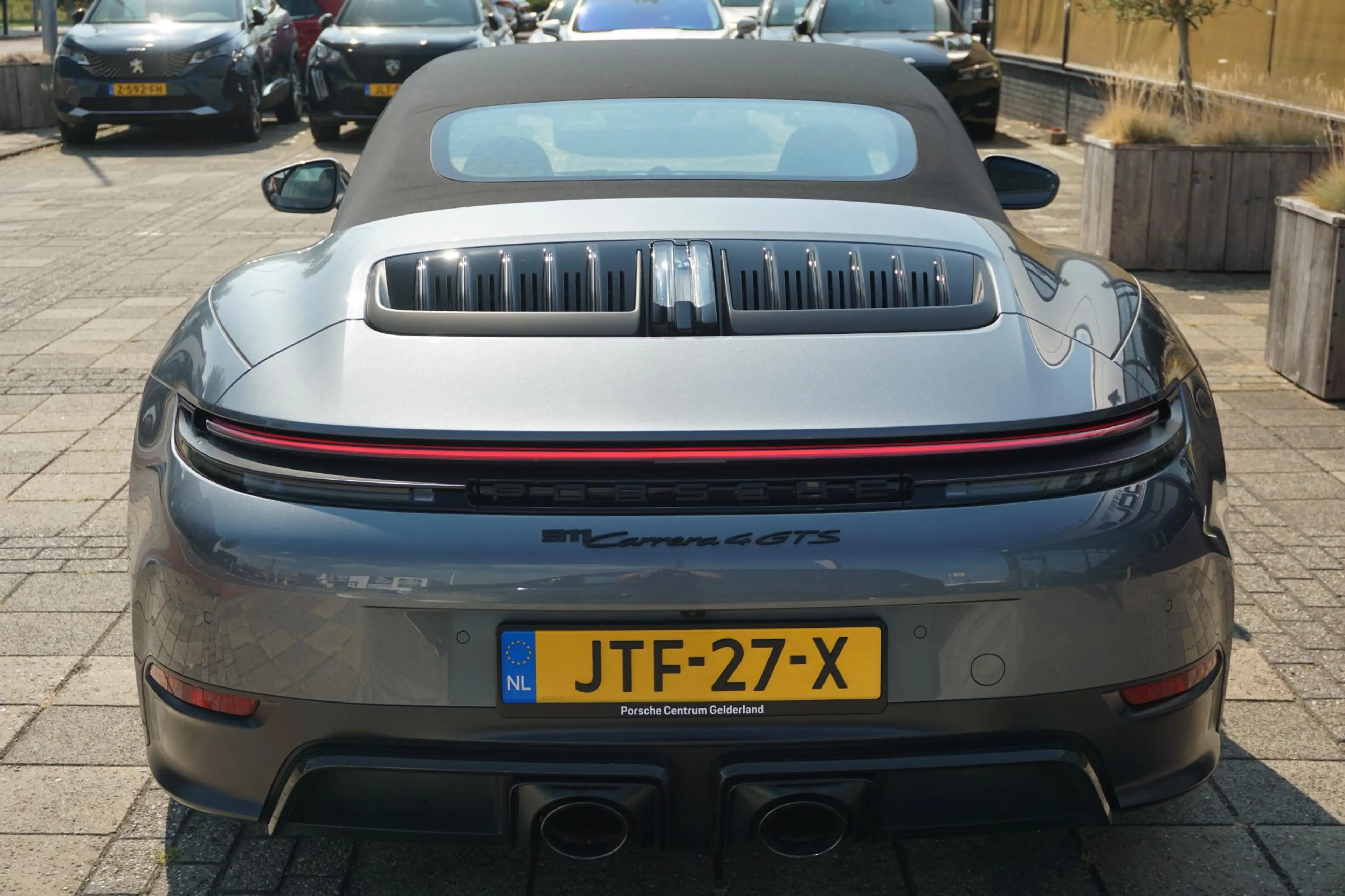 Porsche 992 Cabrio 3.6 T-Hybrid Carrera 4 GTS — photo 7