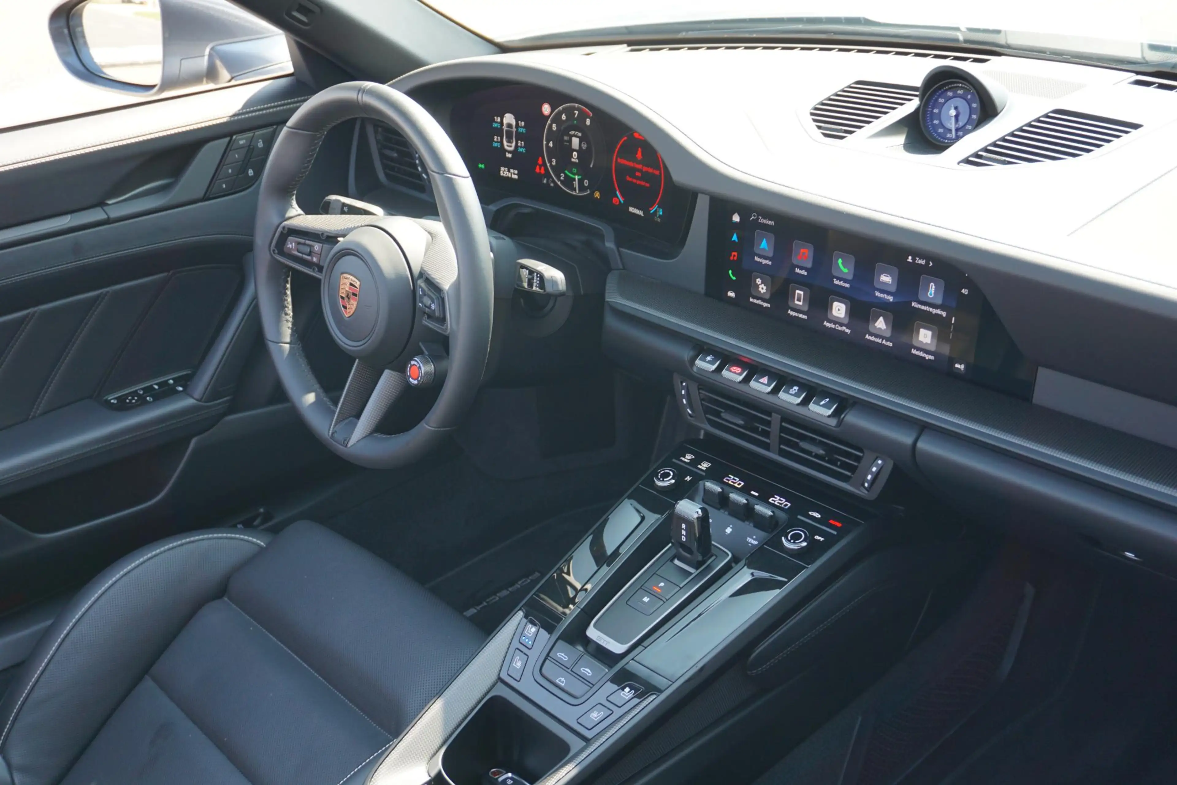 Porsche 992 Cabrio 3.6 T-Hybrid Carrera 4 GTS — photo 3