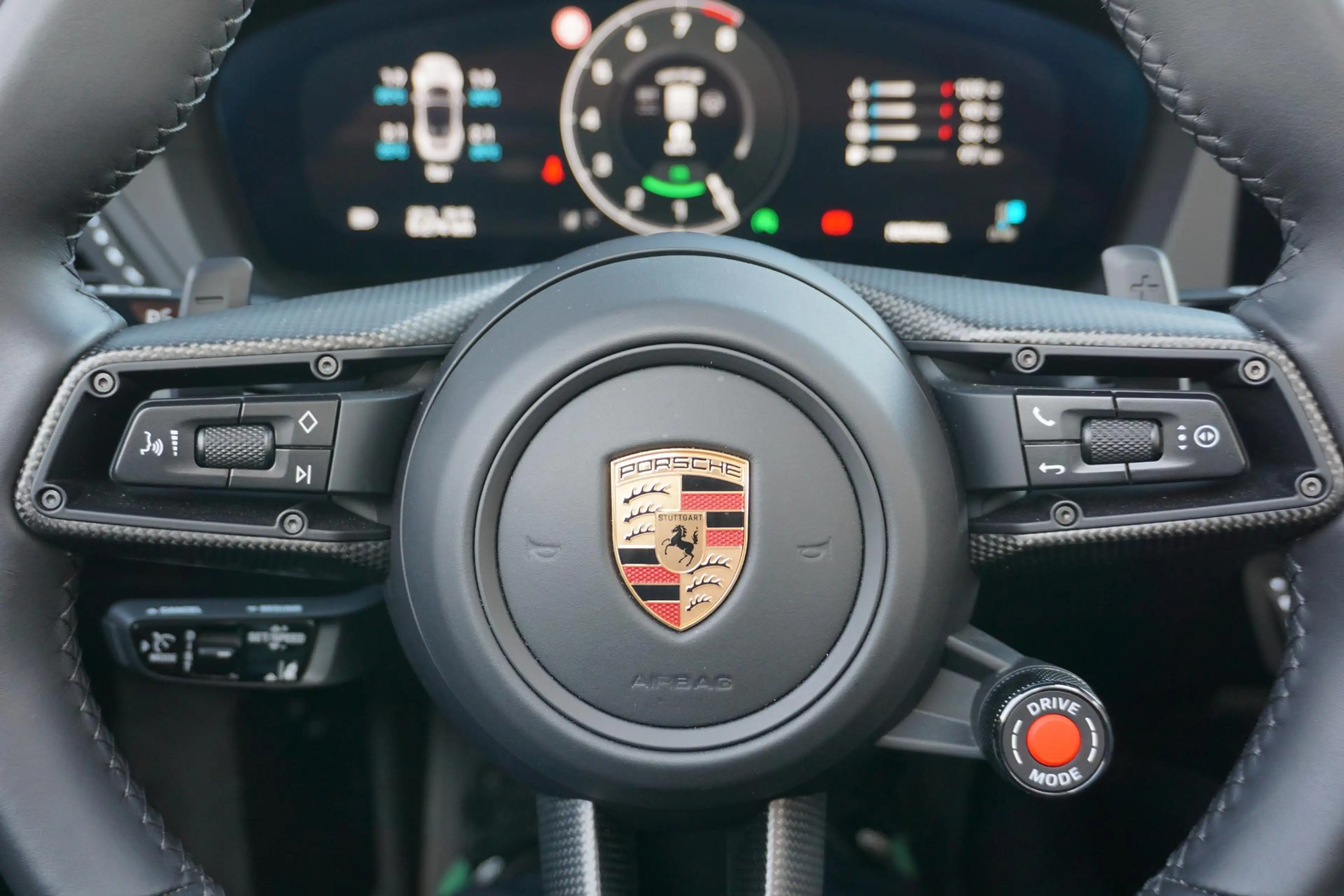 Porsche 992 Cabrio 3.6 T-Hybrid Carrera 4 GTS — photo 5