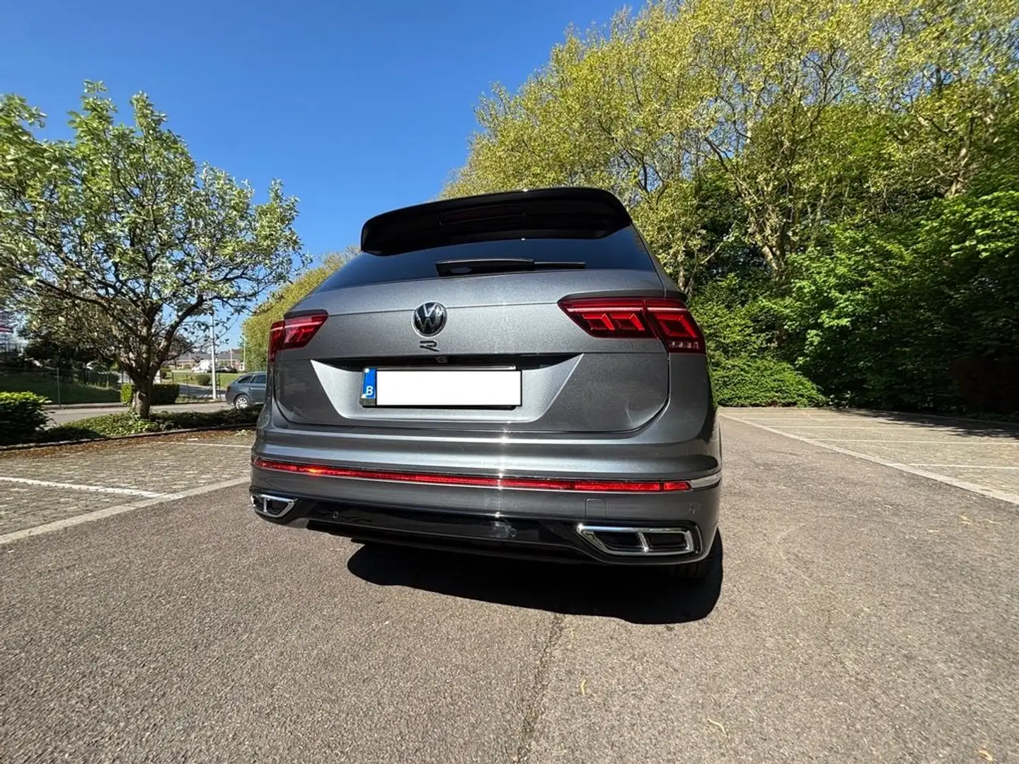 Volkswagen Tiguan Allspace Tiguan 1.5 TSI R-Line Business Premium  DSG Gris - 2