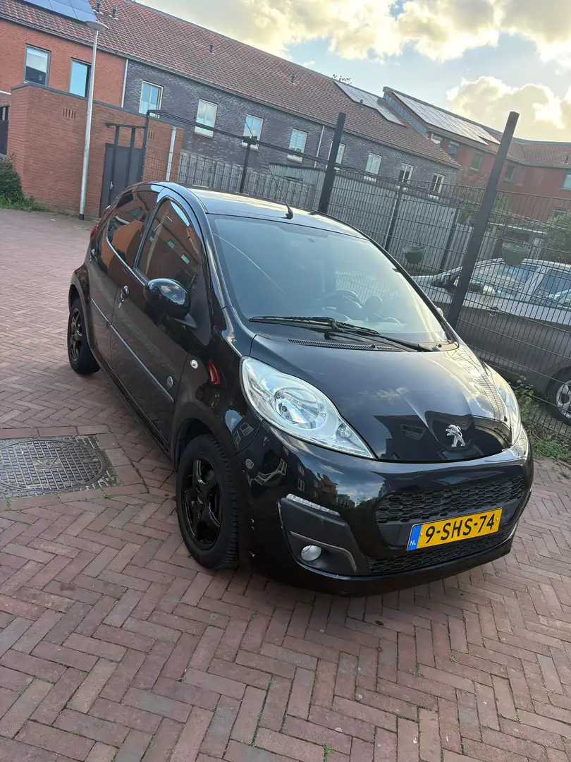Peugeot 107 1.0 Envy Zwart - 1
