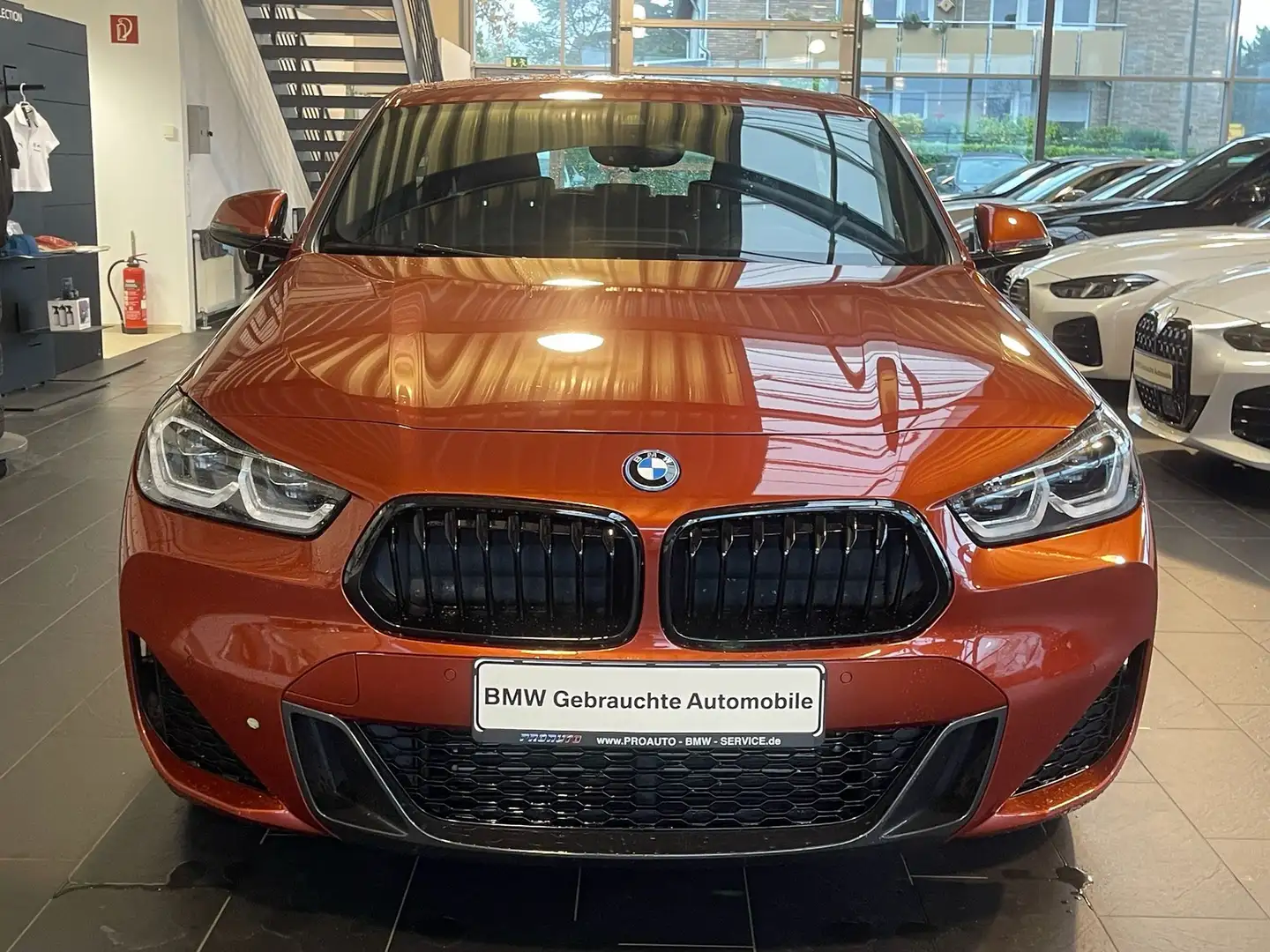BMW X2 xDrive 25 e M Sport HUD/RFK/Leder/A-Led Orange - 2