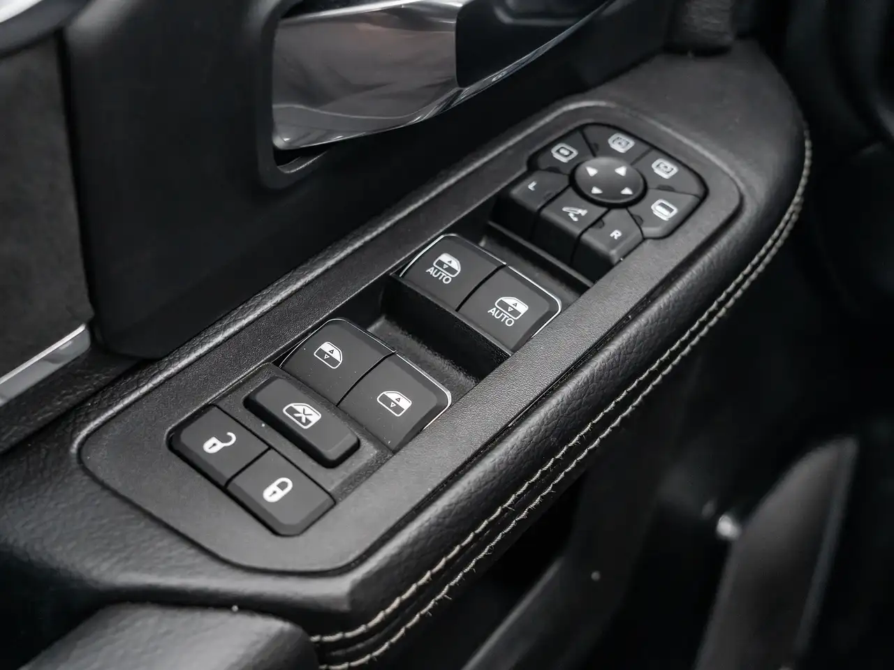RAM 3500 снимка RAM 3500