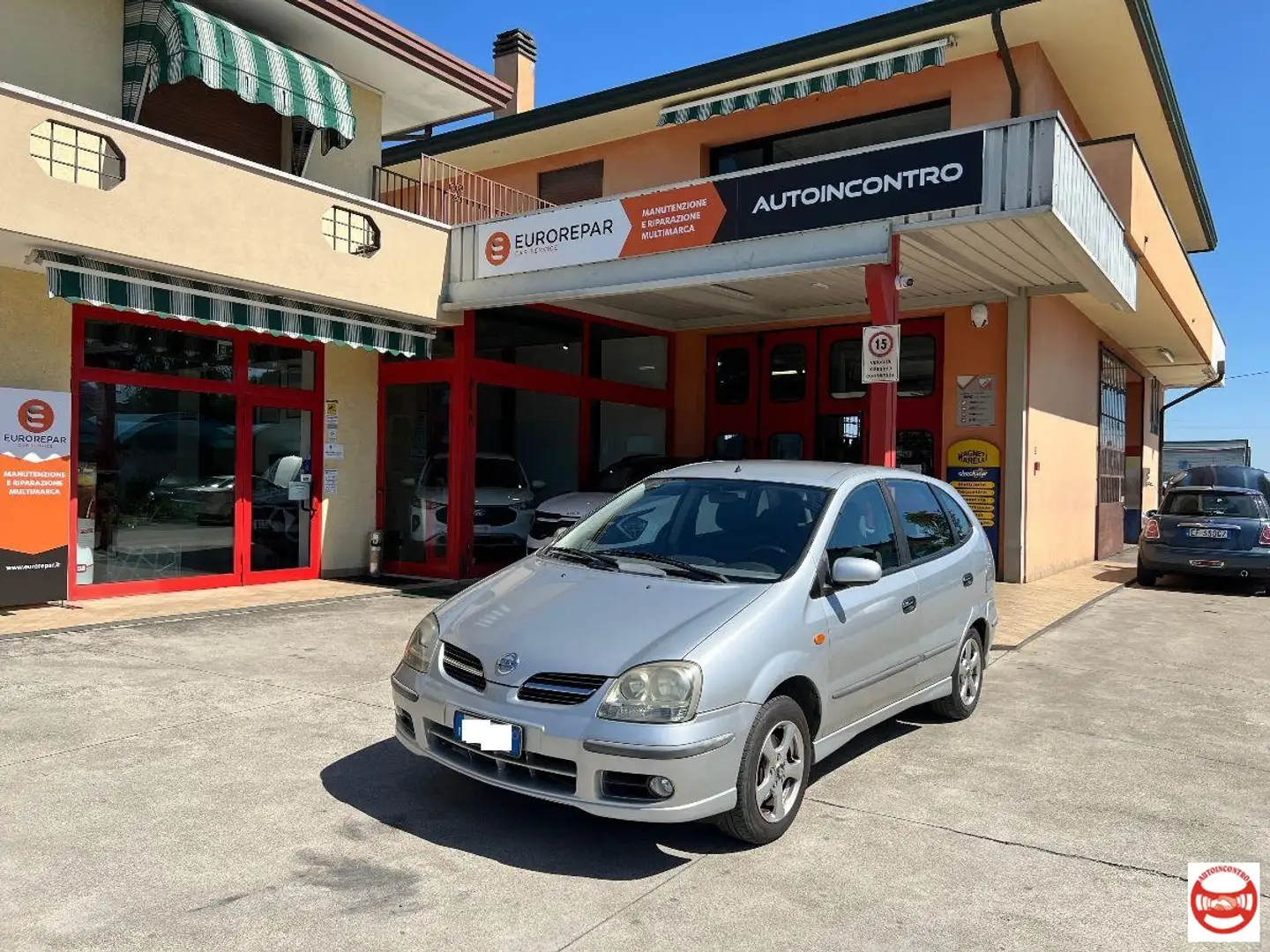 Nissan 1.8 Acenta Grey - 1