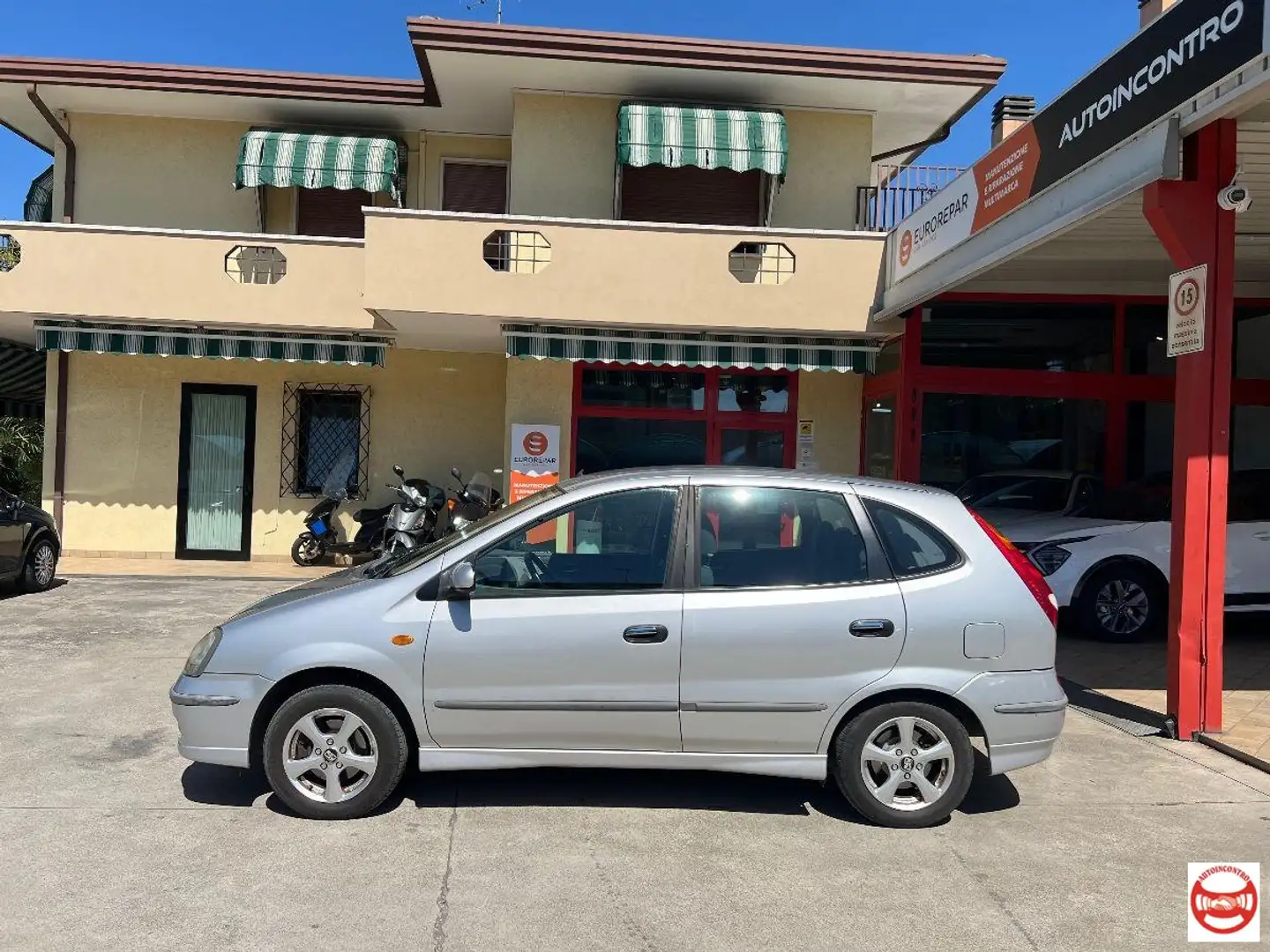 Nissan 1.8 Acenta Grey - 2