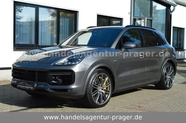 Porsche Cayenne Turbo S E Hybrid HUD AHK Pano NightVisio