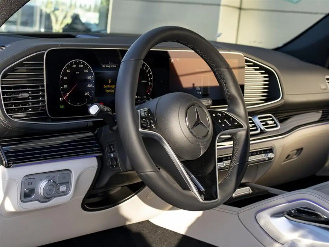 Mercedes-Benz GLE снимка Mercedes-Benz GLE