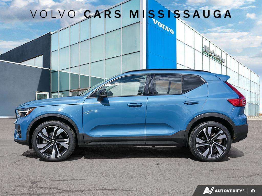 2024 Volvo XC40 B5 AWD Plus Dark Theme — снимка 1