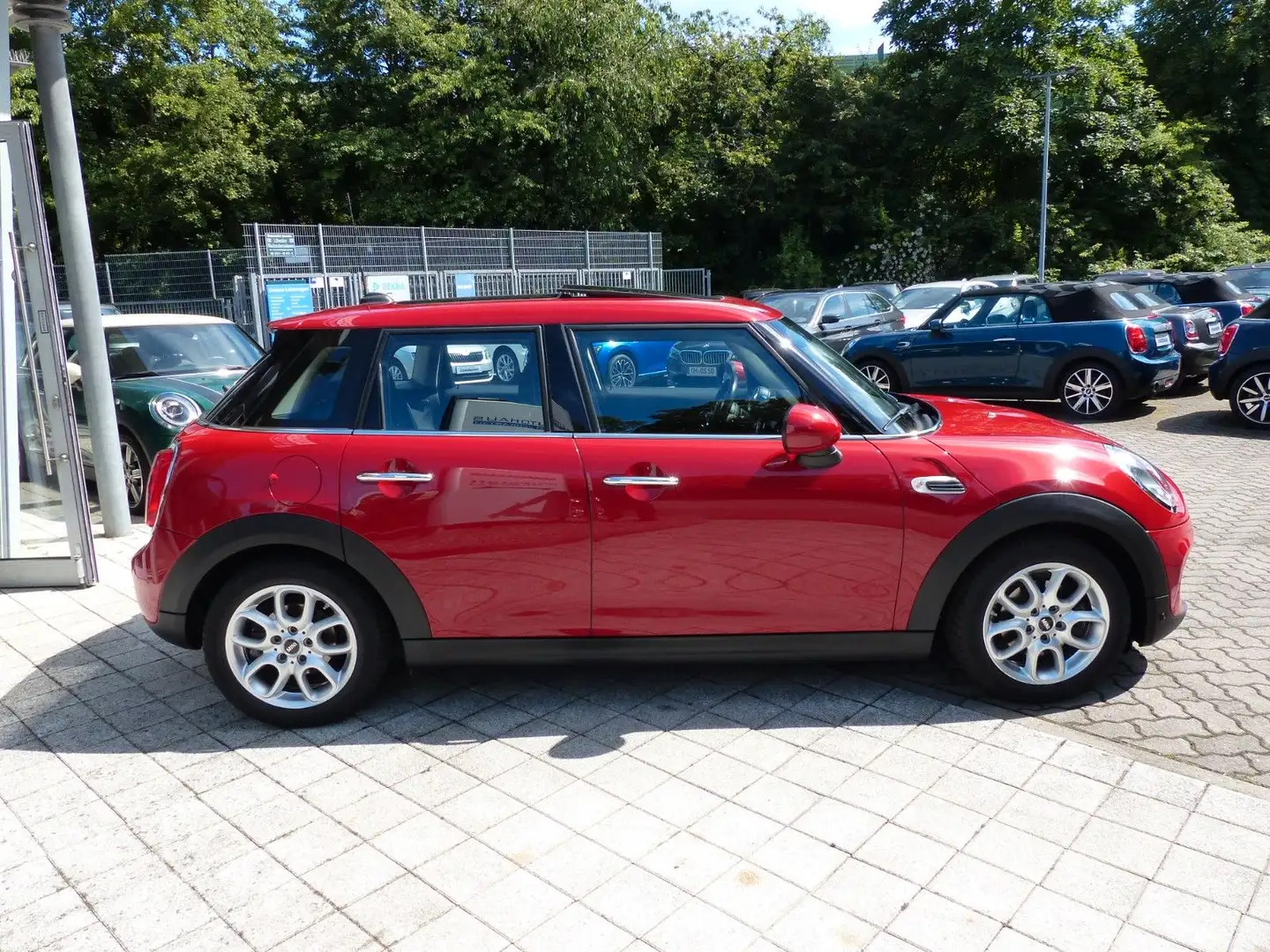 MINI One One Lim. 5-türg "Pepper",Navigation,Panoramadach Rot - 2