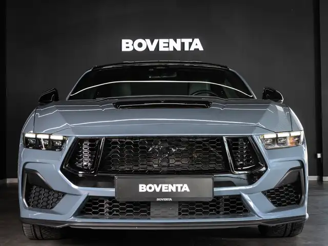 Ford Mustang view 2